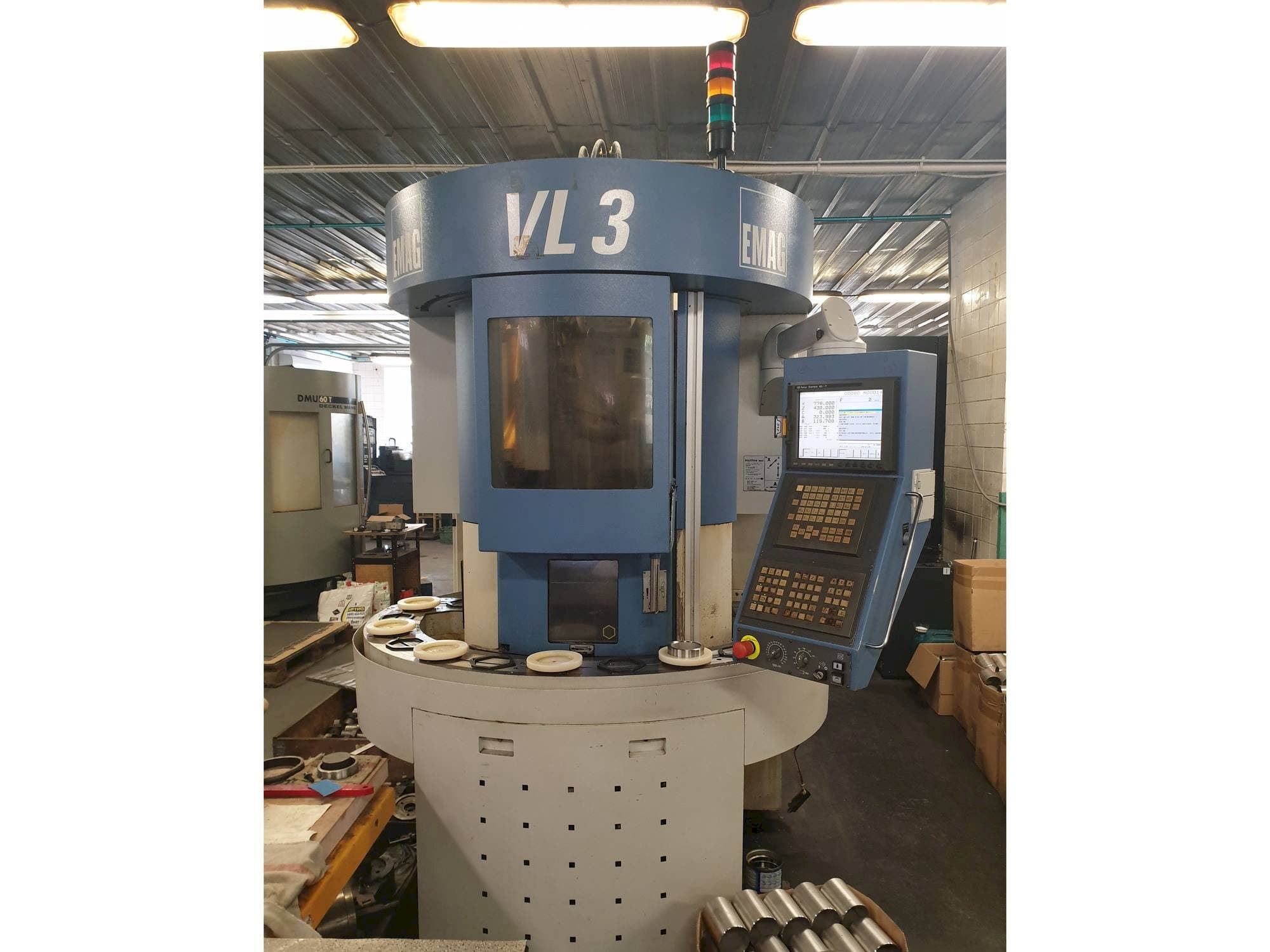 Frontansicht der EMAG VL 3  Maschine
