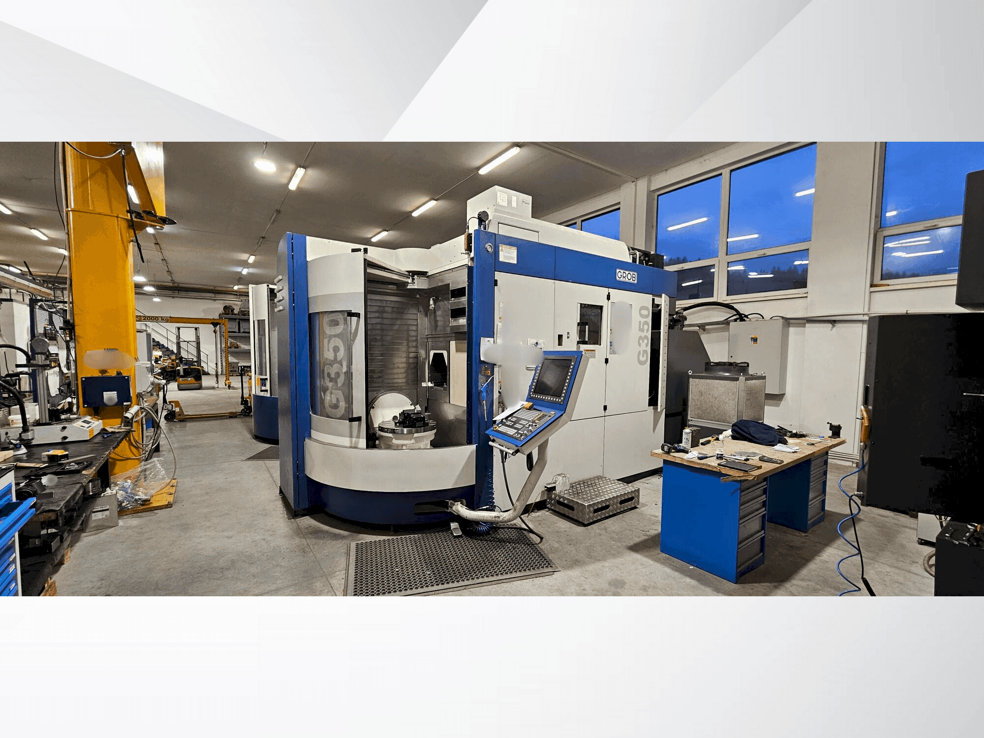 Frontansicht der GROB G350  Maschine