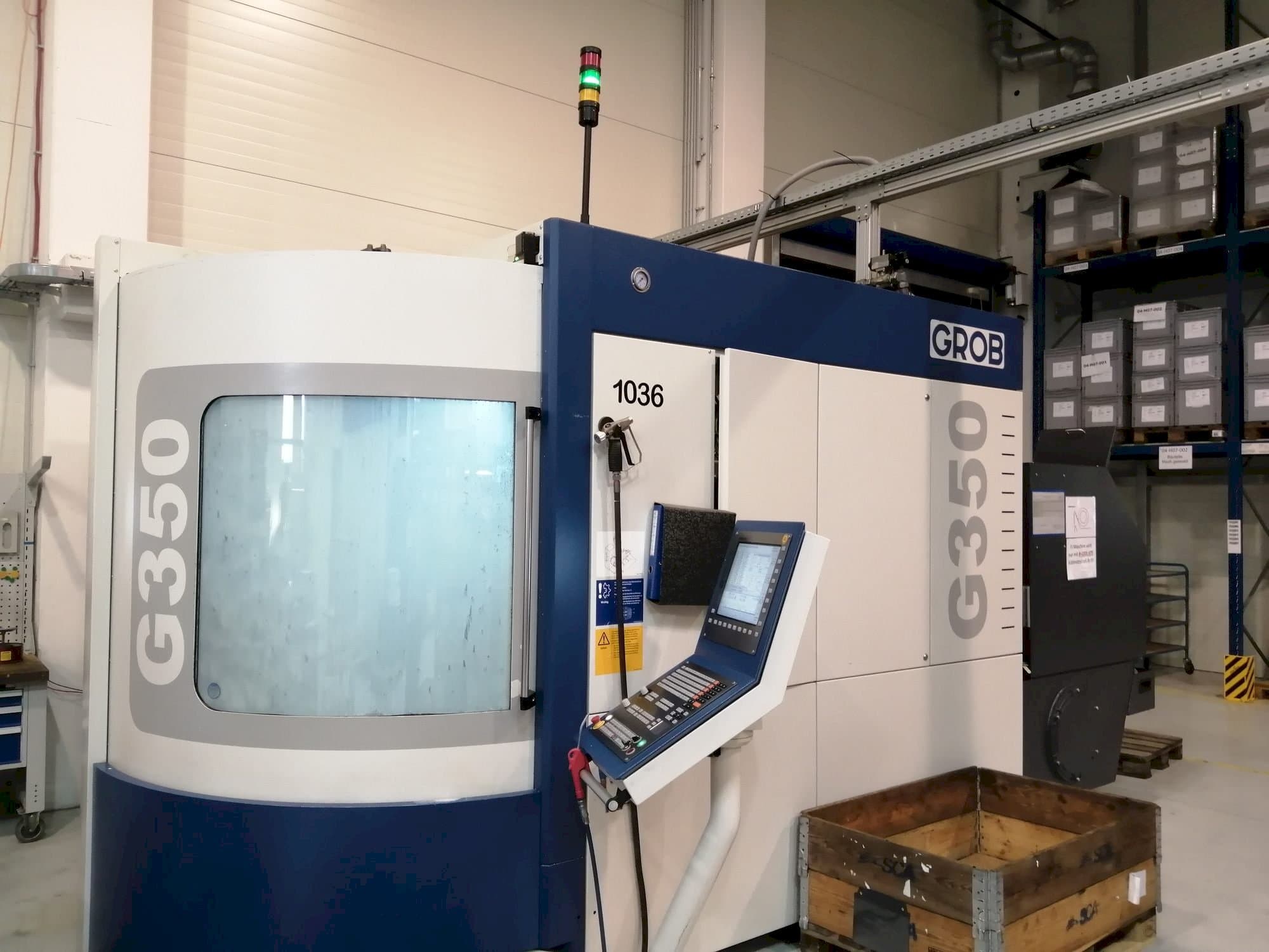 Frontansicht der GROB G350  Maschine