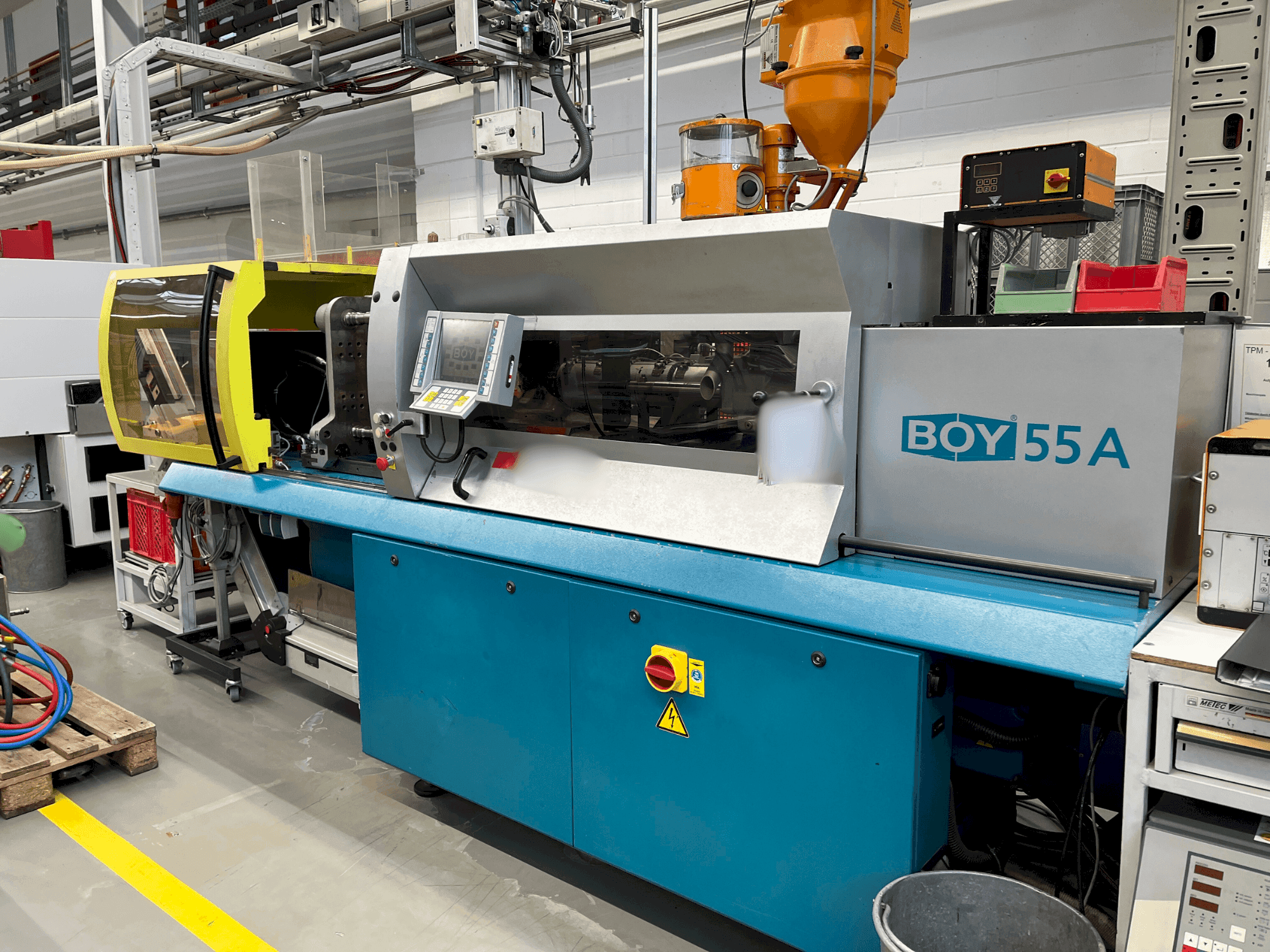 Frontansicht der BOY 55A  Maschine