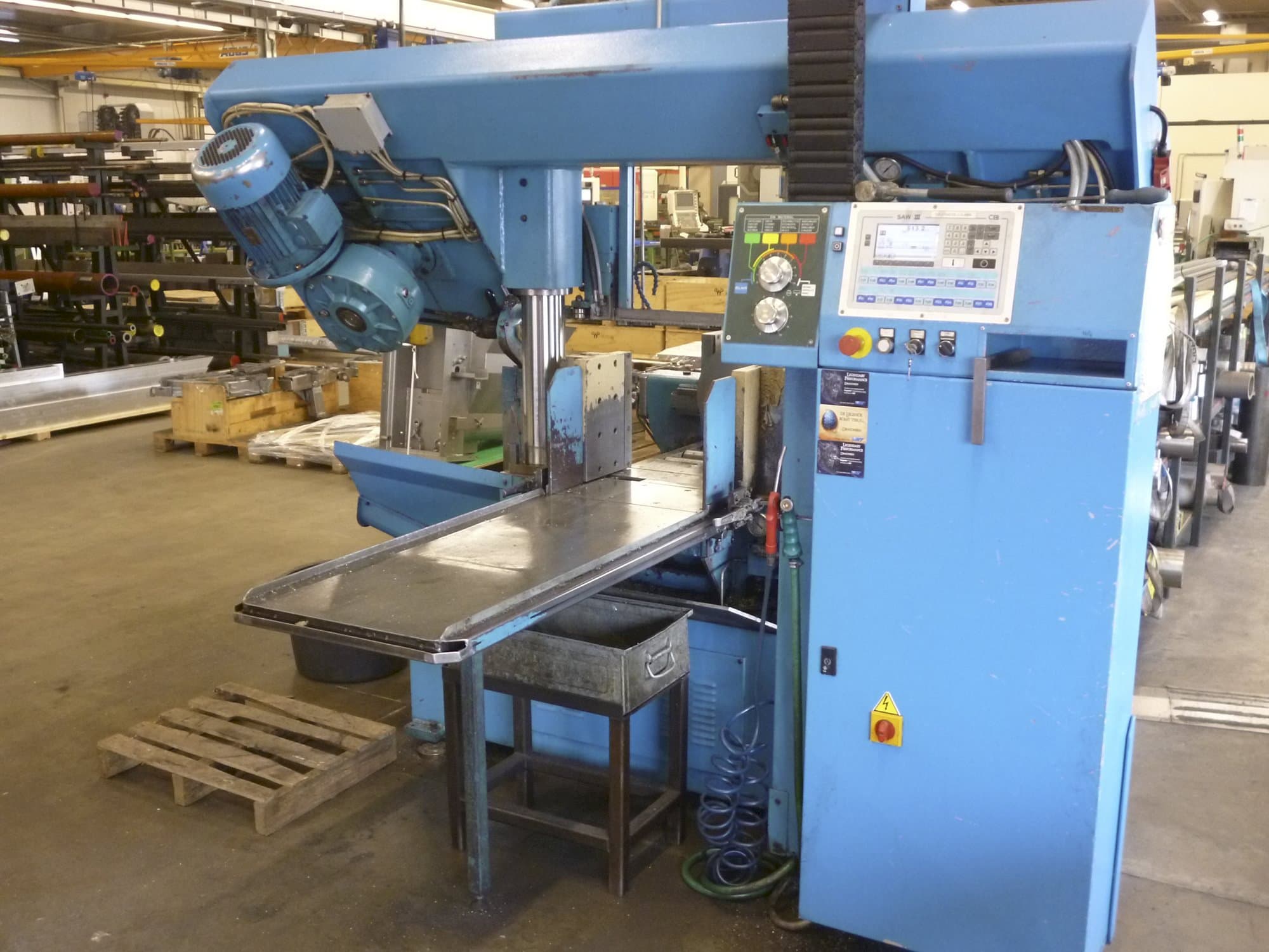 Frontansicht der DoALL 450 Maschine