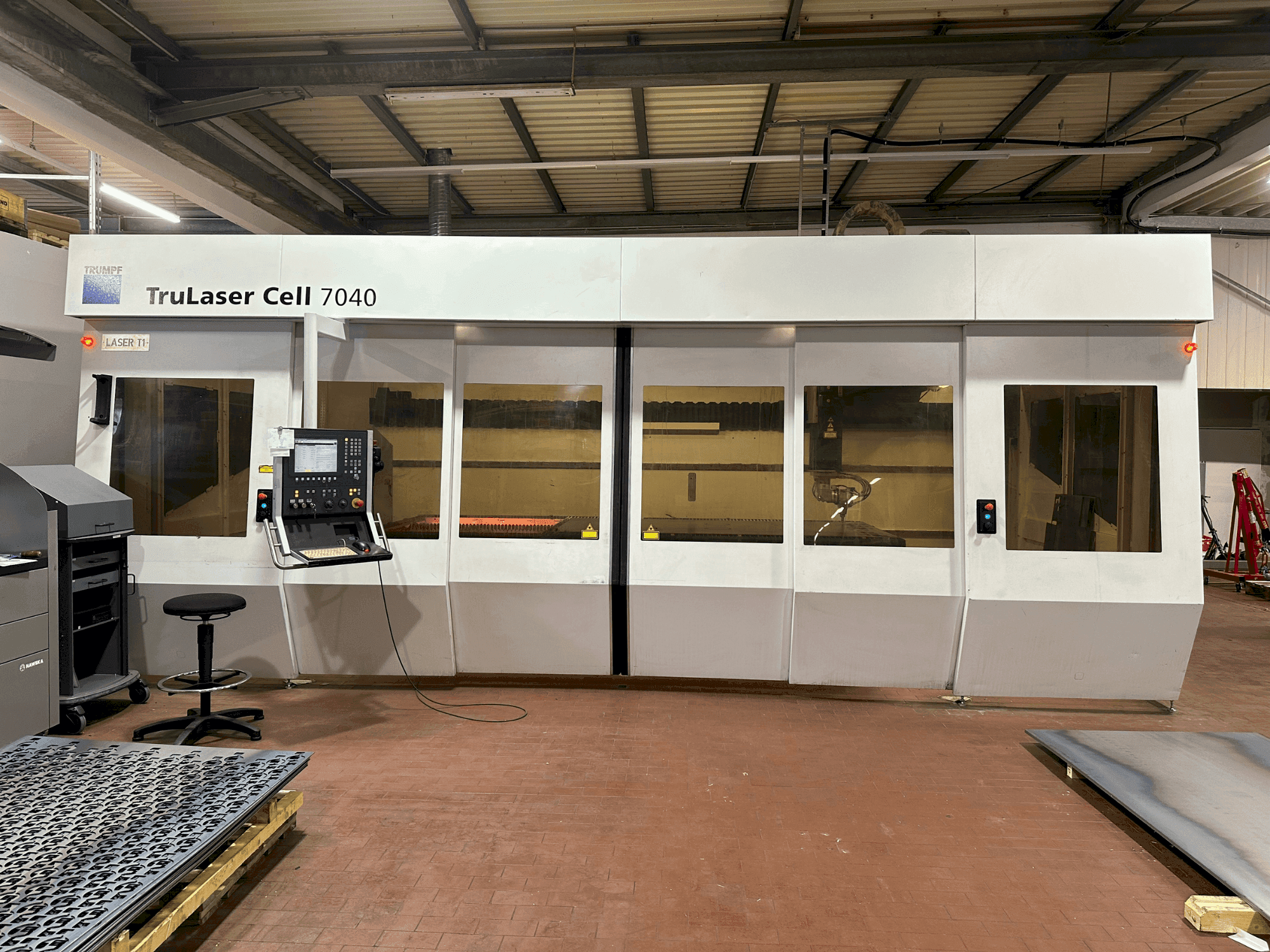 Frontansicht der TRUMPF TruLaser Cell 7040 Maschine