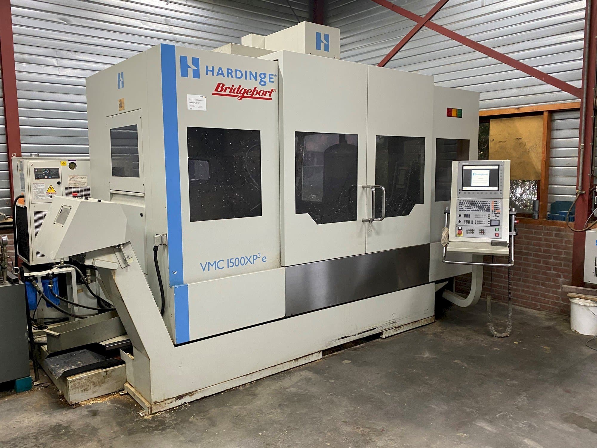 Frontansicht der Bridgeport VMC 1500XP  Maschine