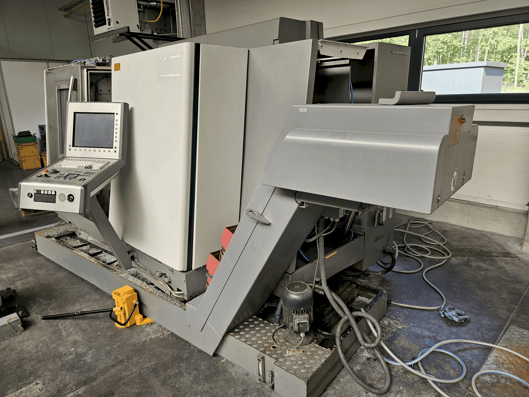 Frontansicht der Gildemeister CTX 420 Linear  Maschine