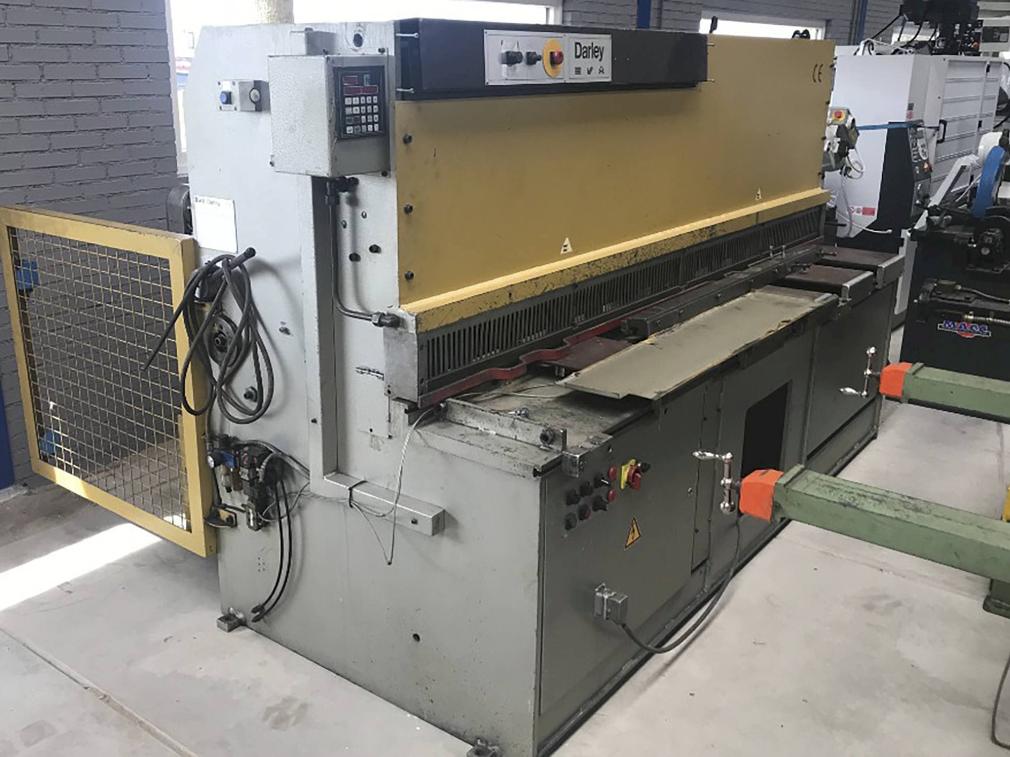 Frontansicht der Darley S 2500 x 4 Maschine