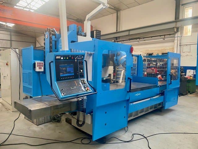 Frontansicht der MTE BF 2200 Maschine