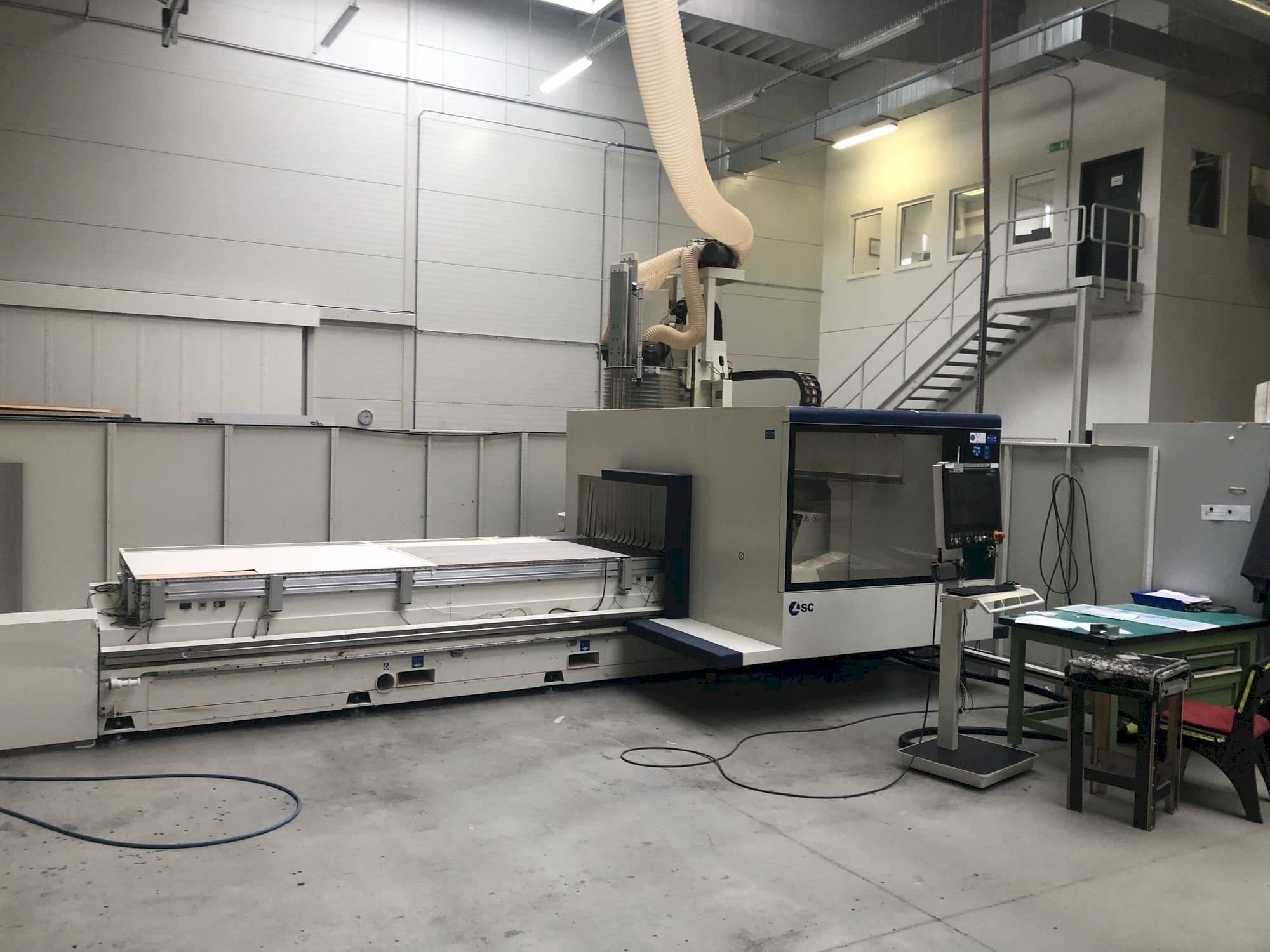 Frontansicht der SCM ACCORD 50 FX-M  Maschine