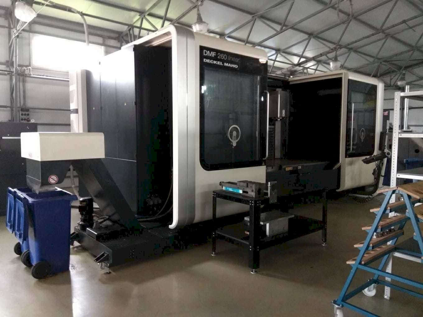 Frontansicht der DECKEL MAHO DMF 260 linear Maschine