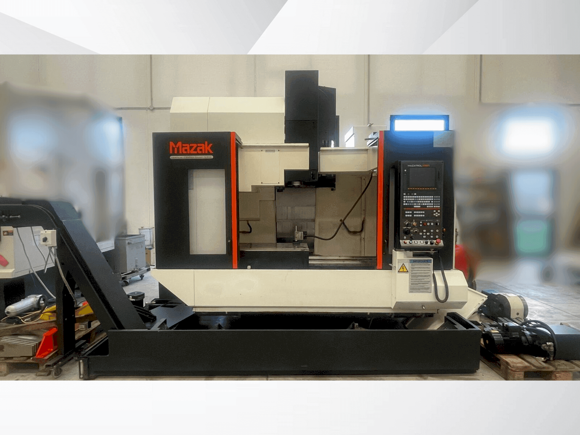 Frontansicht der Mazak VERTICAL CENTER SMART 530C  Maschine