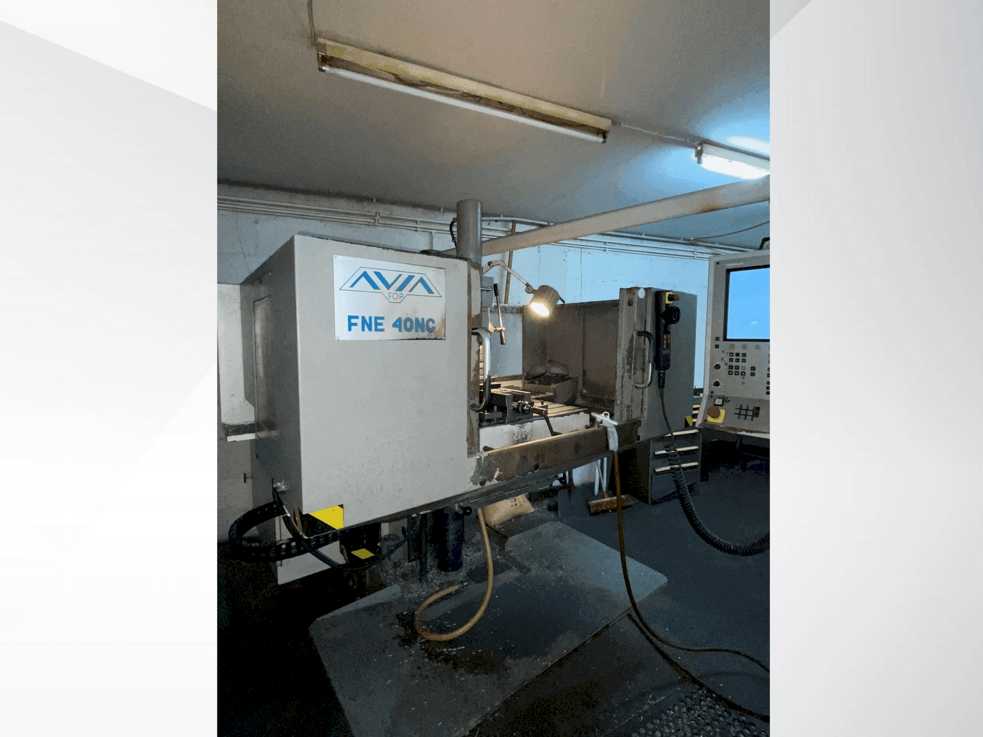 Frontansicht der Avia									 FNE 40NC  Maschine