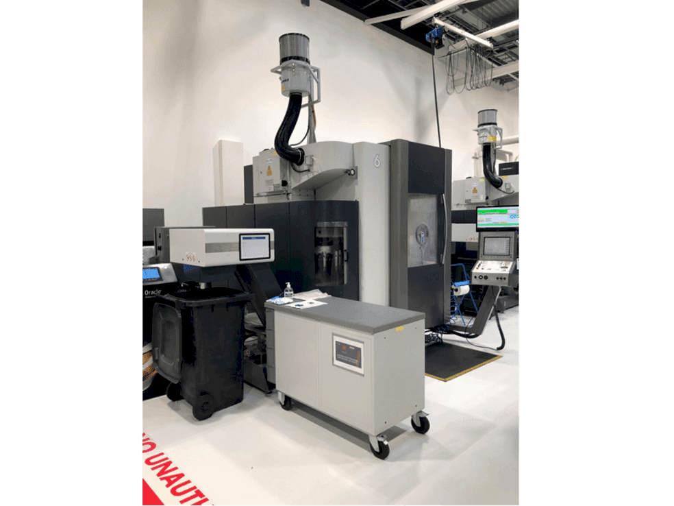 Frontansicht der DECKEL MAHO DMU 50 linear Maschine