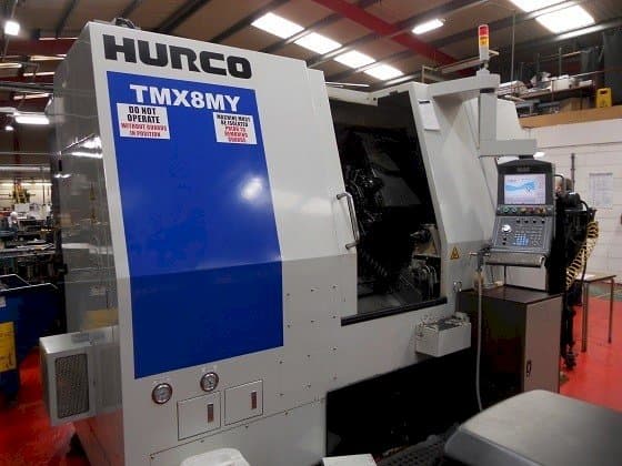 Frontansicht der Hurco TMX 8MY Maschine