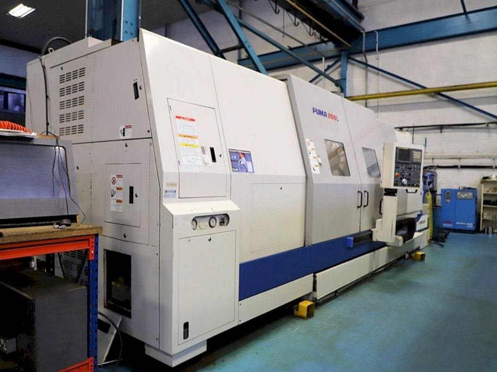 Frontansicht der Doosan Puma 800L Maschine
