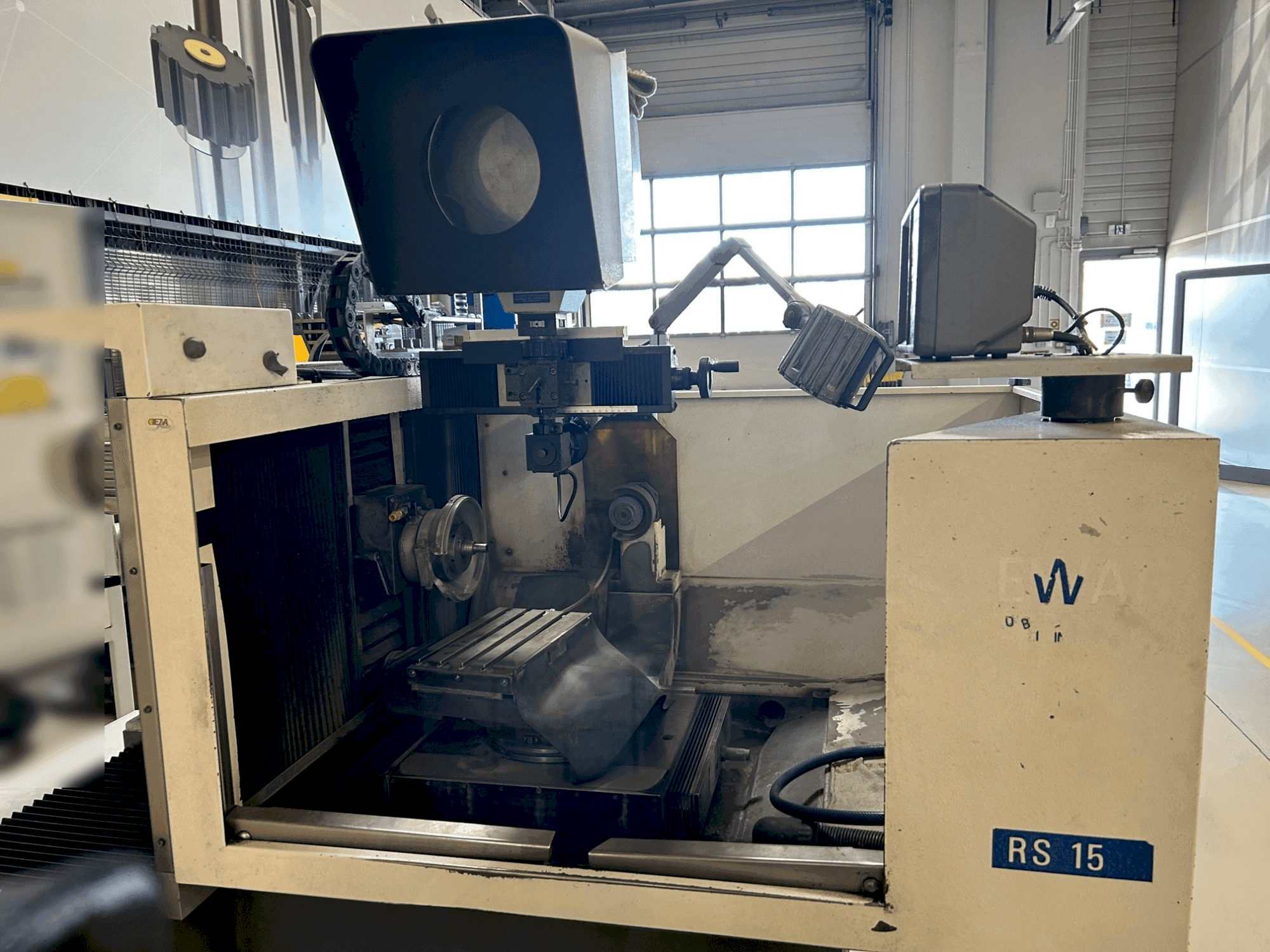 Frontansicht der EWAG RS 15 Maschine