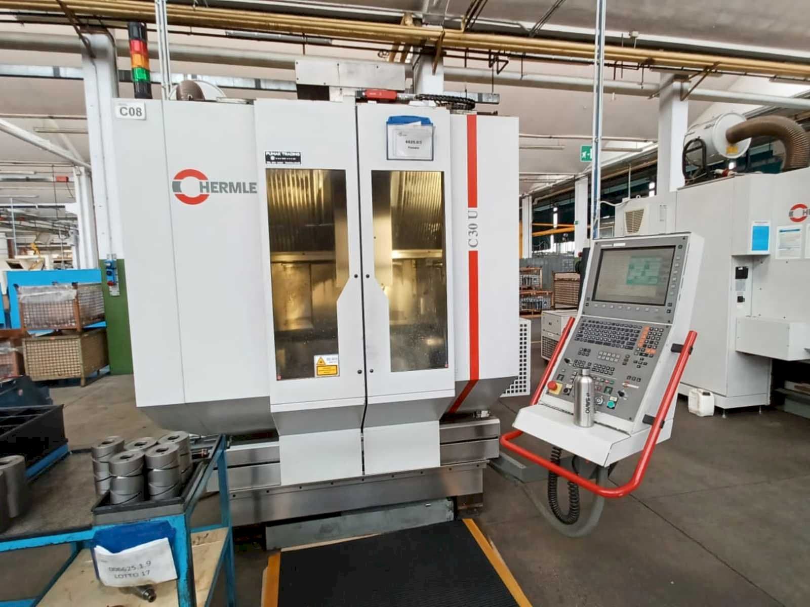 Frontansicht der HERMLE C30U Maschine