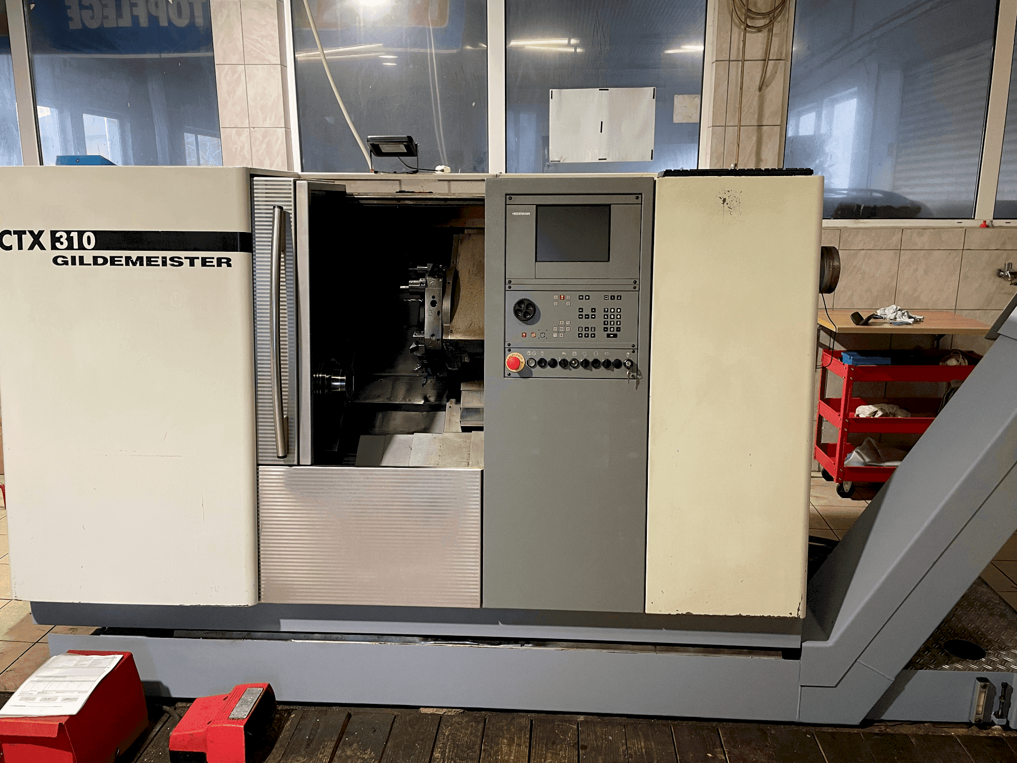 Frontansicht der Gildemeister CTX 310 V3 Maschine