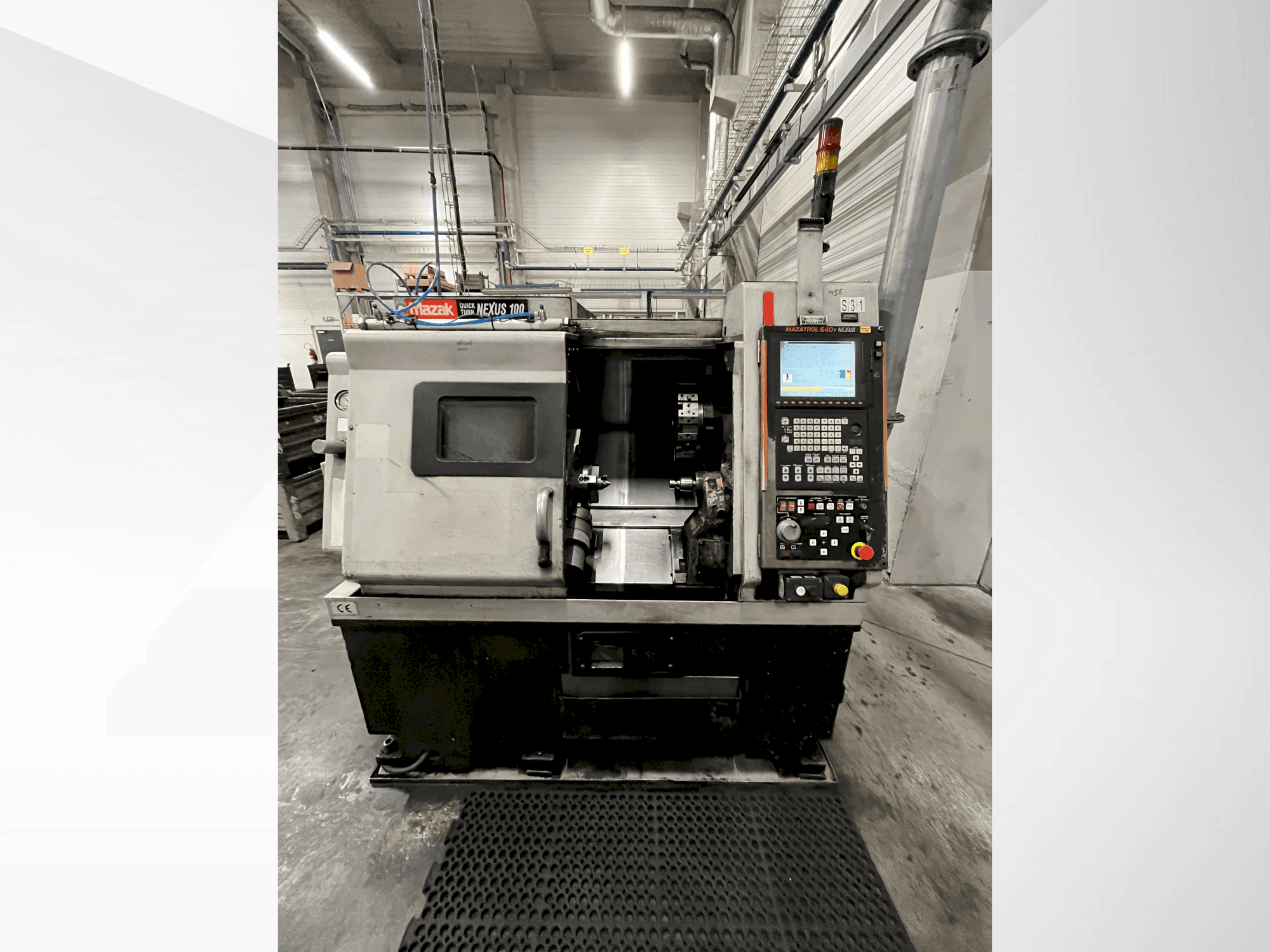 Frontansicht der Mazak Quick Turn Nexus 100 Maschine