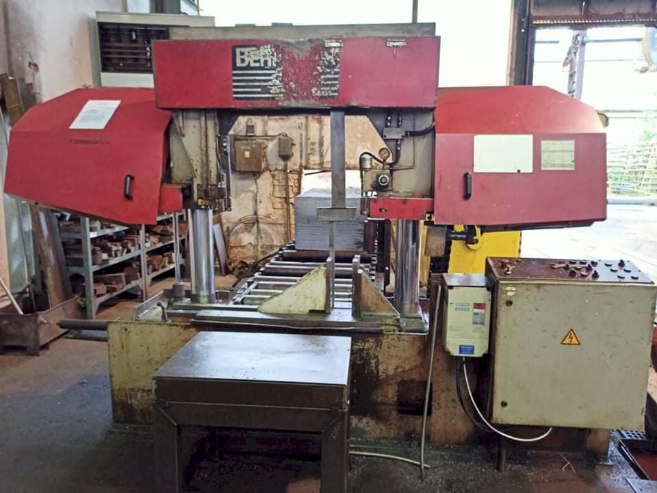 Frontansicht der Behringer HBP 530 Maschine