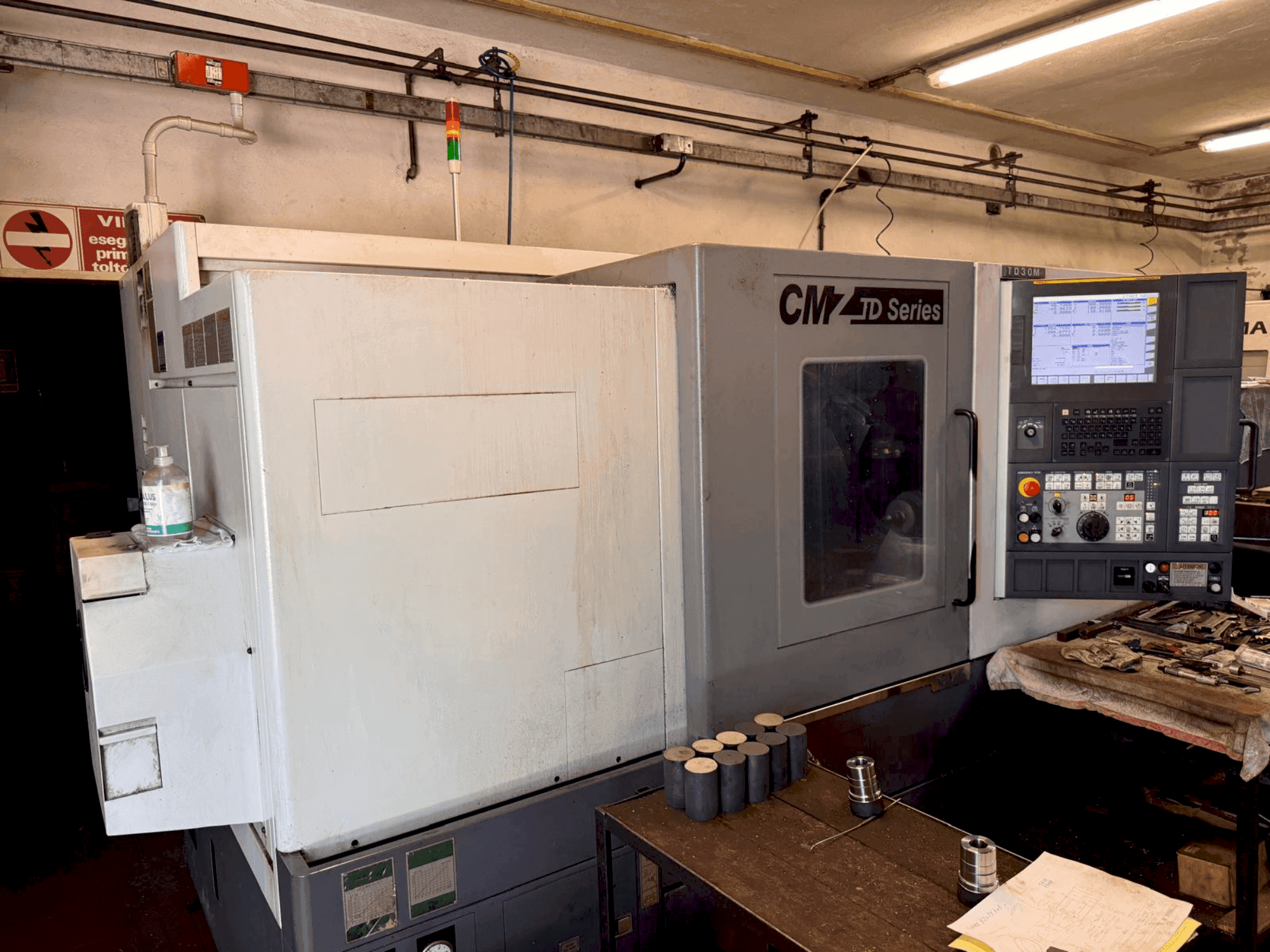Frontansicht der CMZ TD30M Maschine