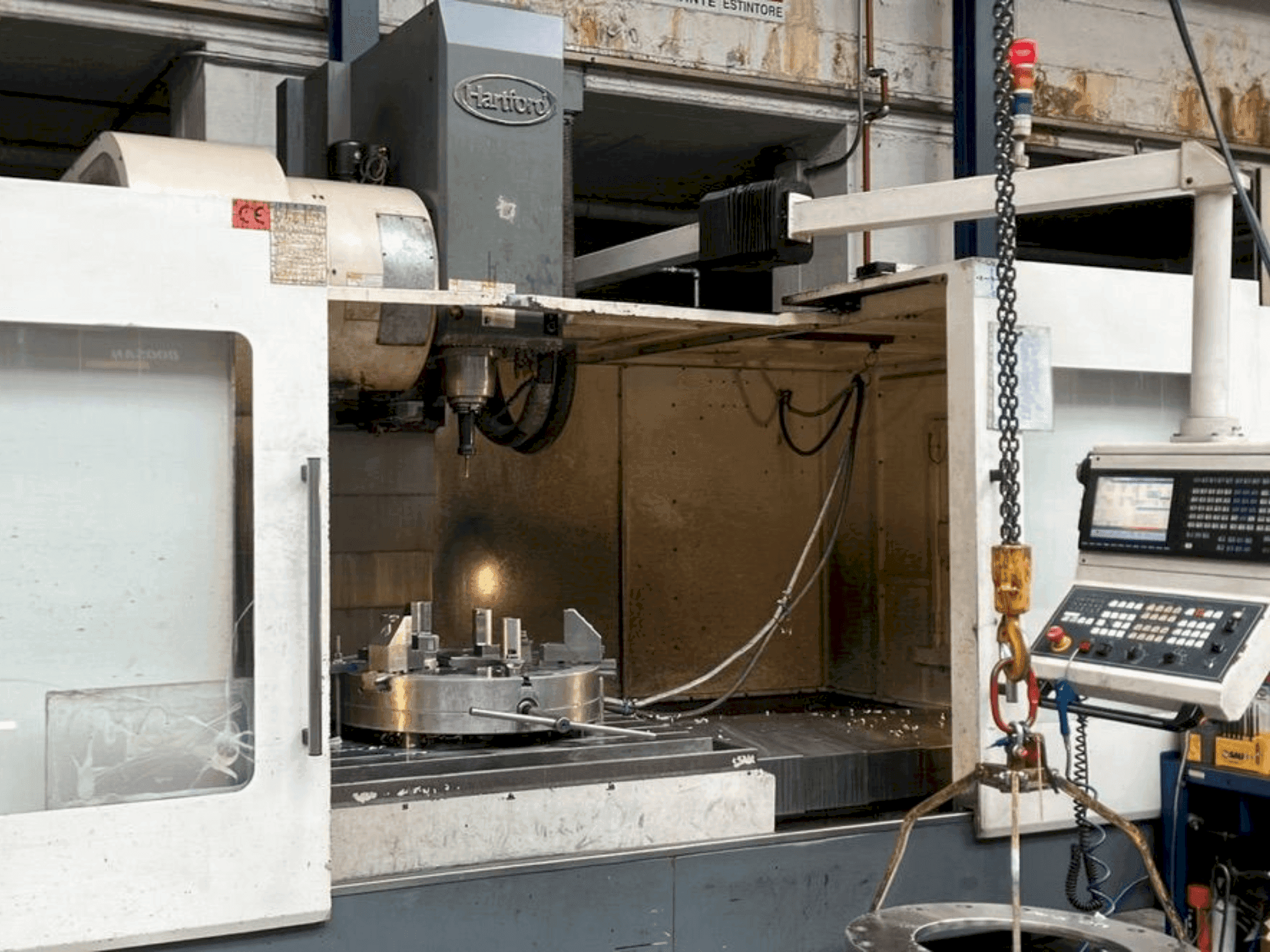 Frontansicht der HARTFORD HCMC 18 Maschine