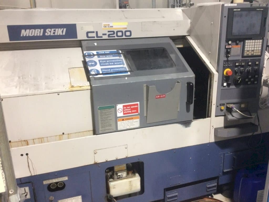 Frontansicht der MORI SEIKI CL-200 Maschine