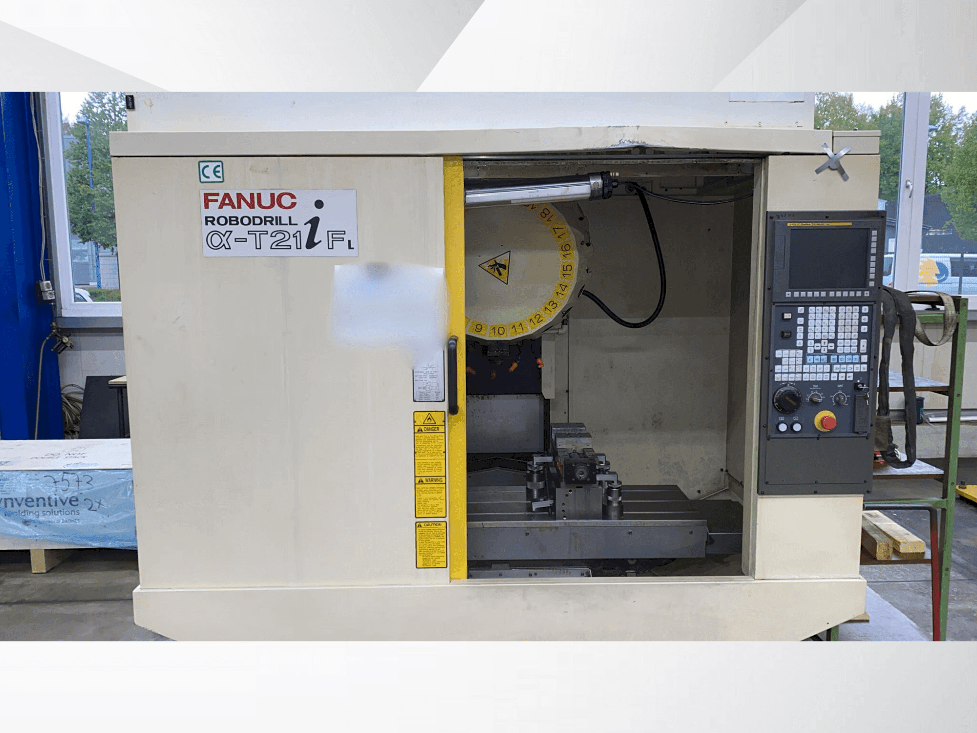 Frontansicht der FANUC a-T21iFL  Maschine