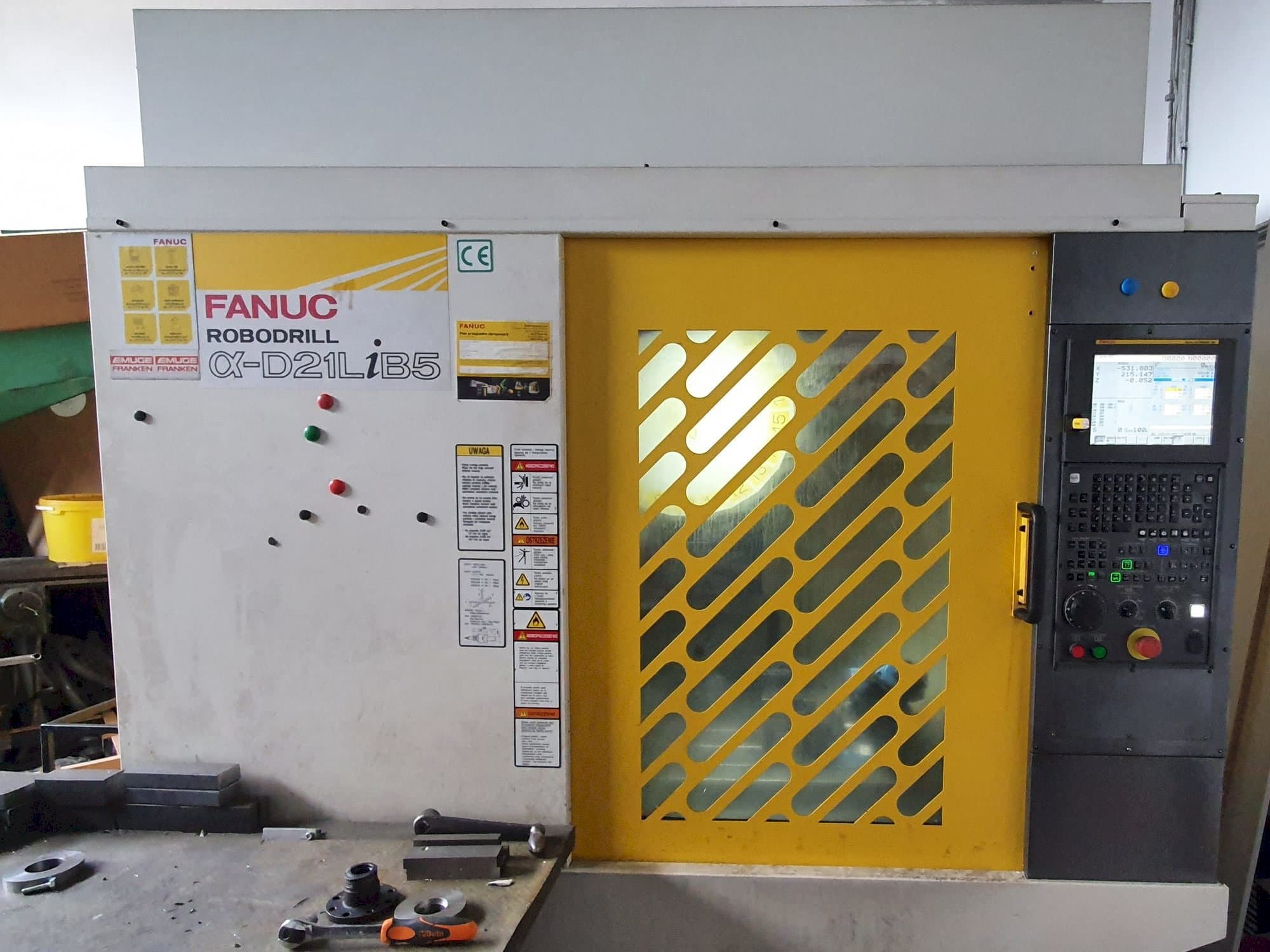 Frontansicht der FANUC ROBODRILL Alpha-D21LiB5  Maschine