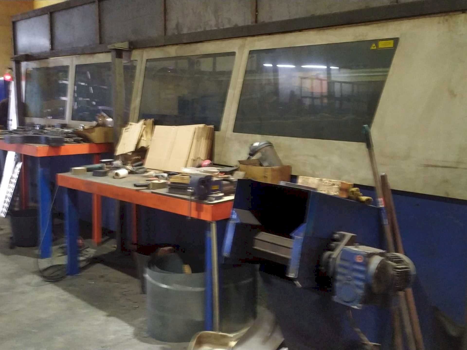 Frontansicht der Trumpf Trumatic L 4050 Maschine