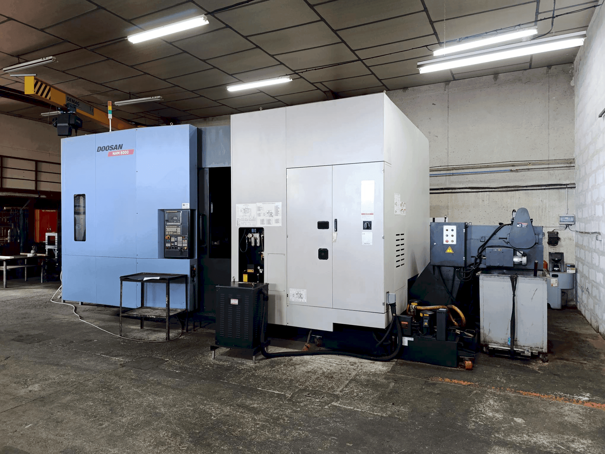 Frontansicht der DOOSAN HM 8000  Maschine