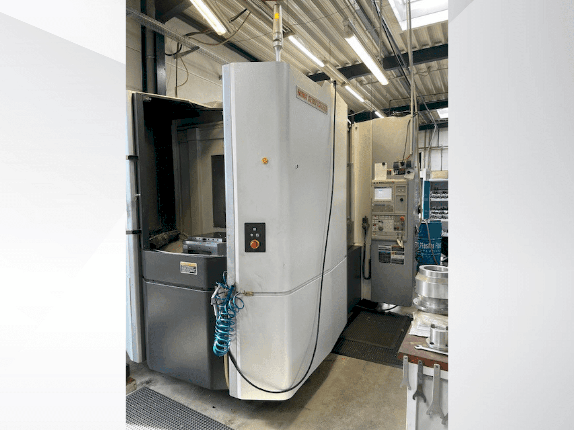 Frontansicht der MORI SEIKI NHX5 000 Maschine