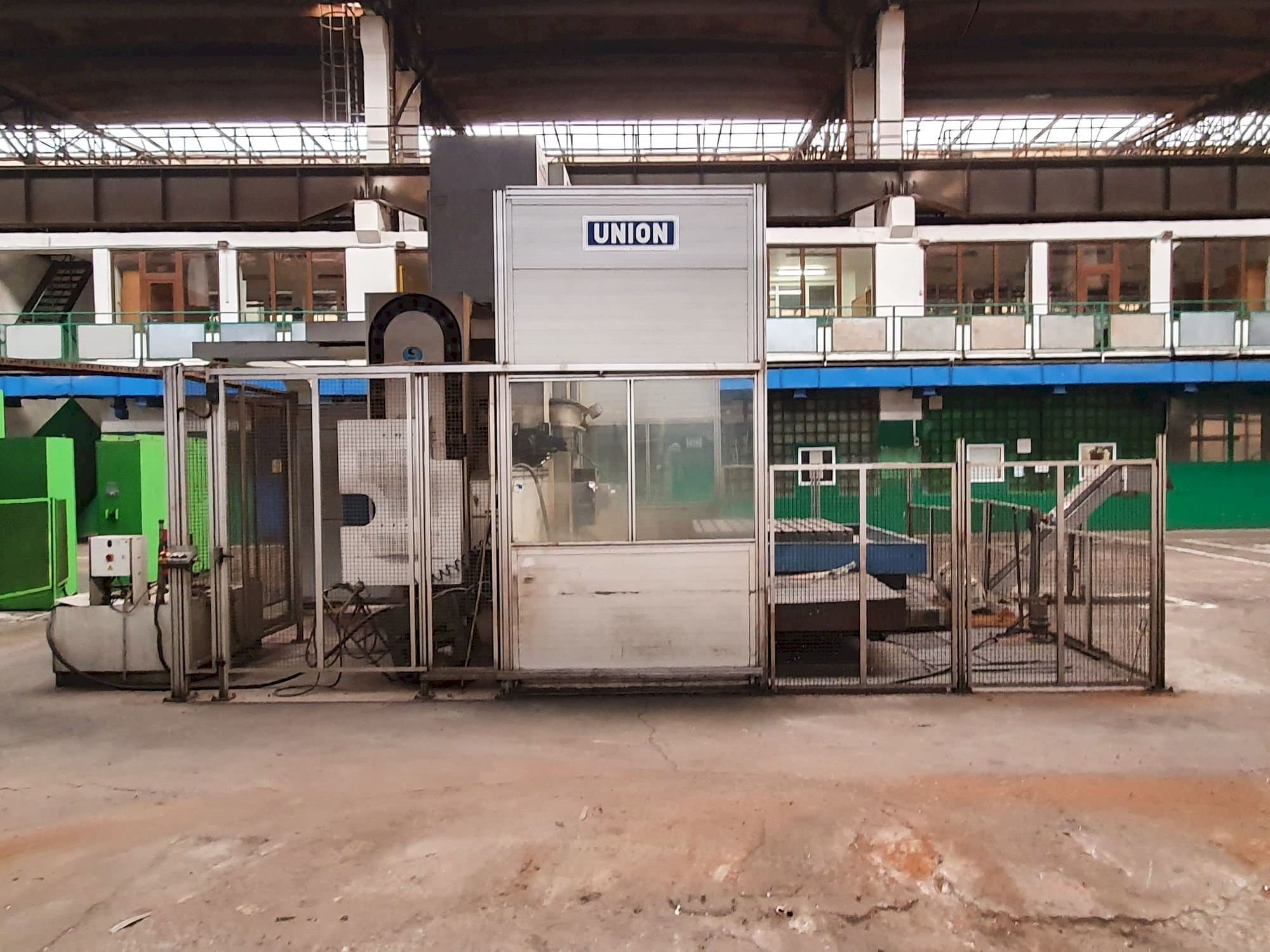 Frontansicht der Union TC130/1 -iTNC530 Maschine