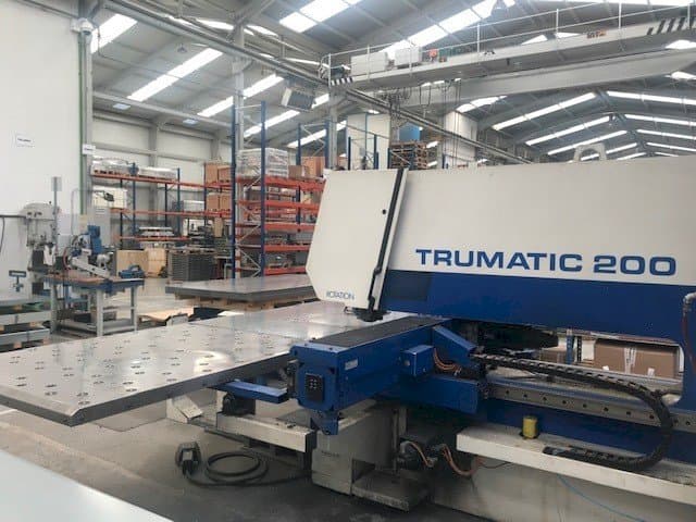 Linke Seitenansicht der Trumpf Trumatic 200 Maschine