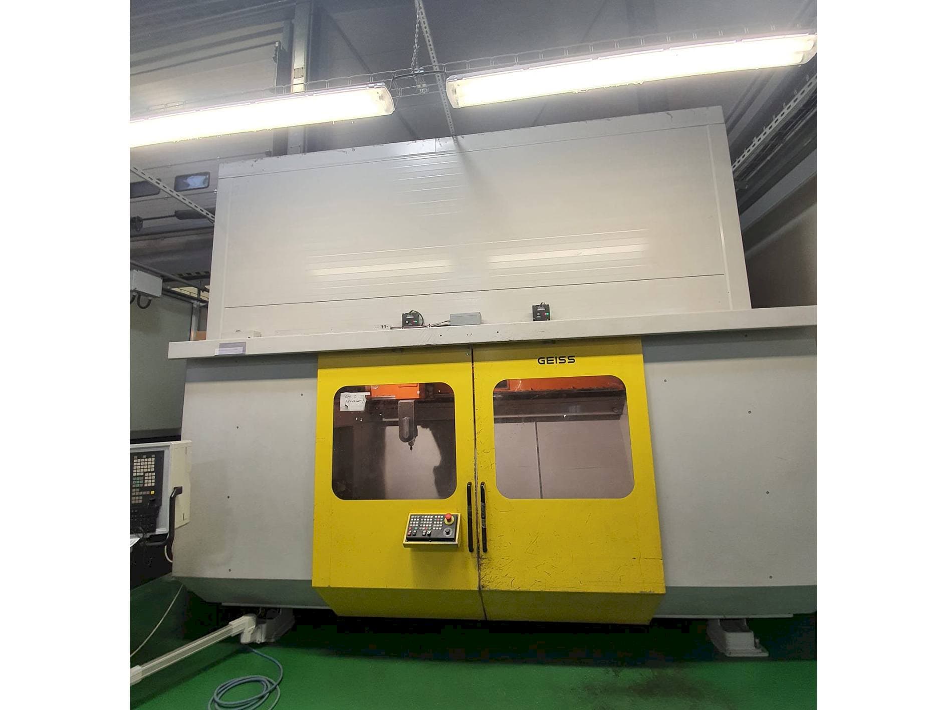 Frontansicht der GEISS FZ 2000x1000 ECO Maschine