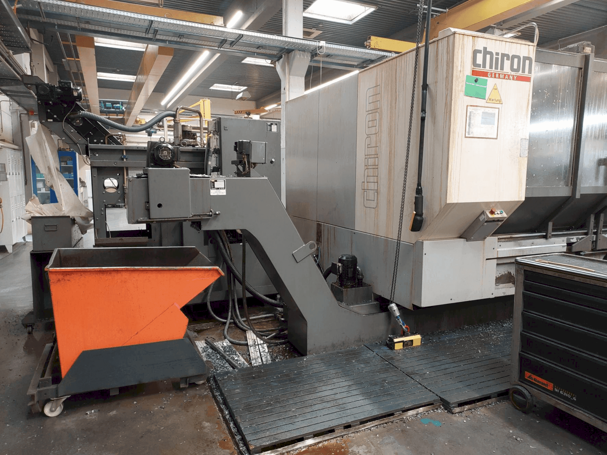 Linke Seitenansicht der CHIRON FZ28 KL (2004) Maschine