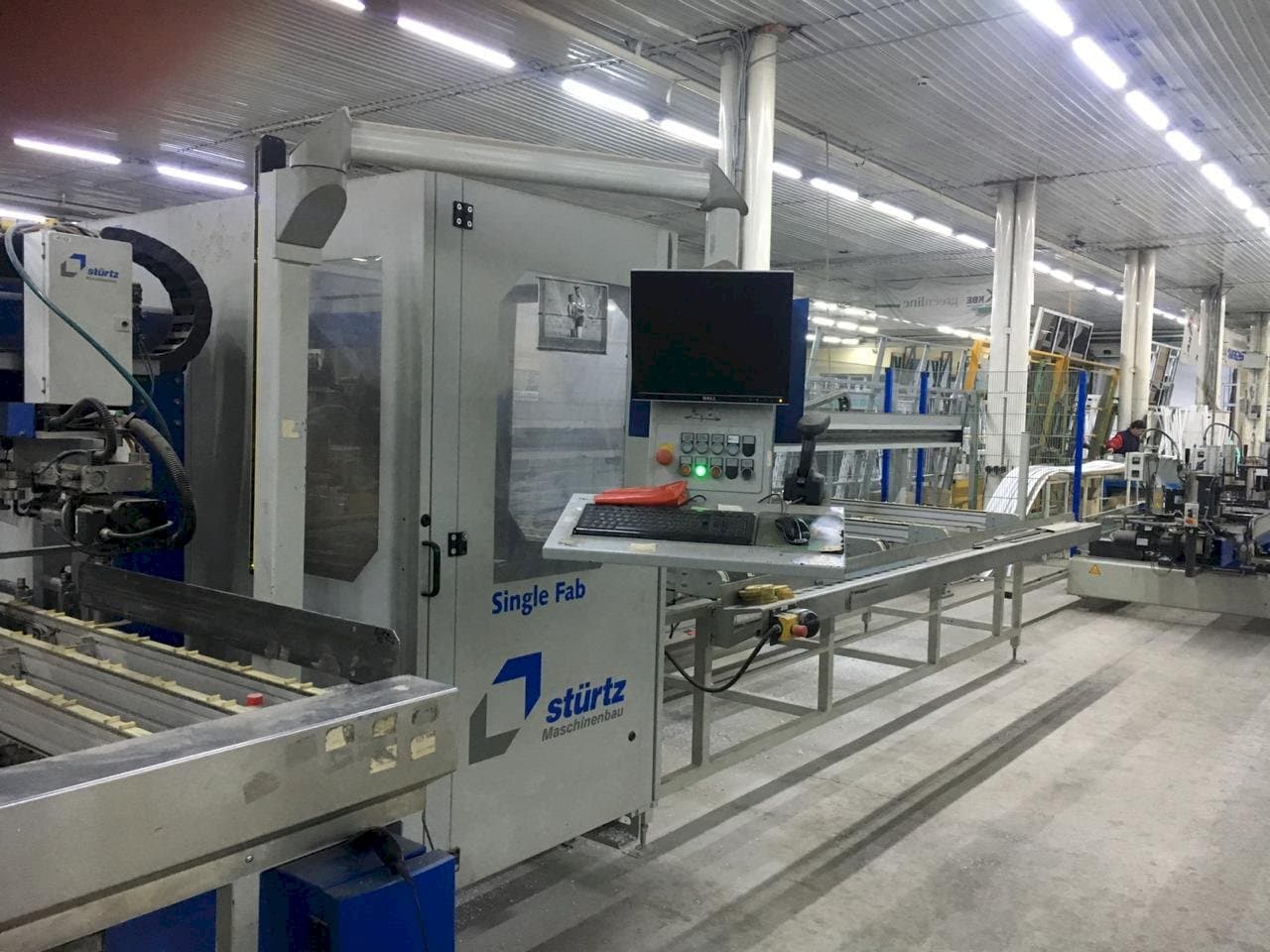 Frontansicht der Sturtz NFZ-JC-JM-160-X Maschine