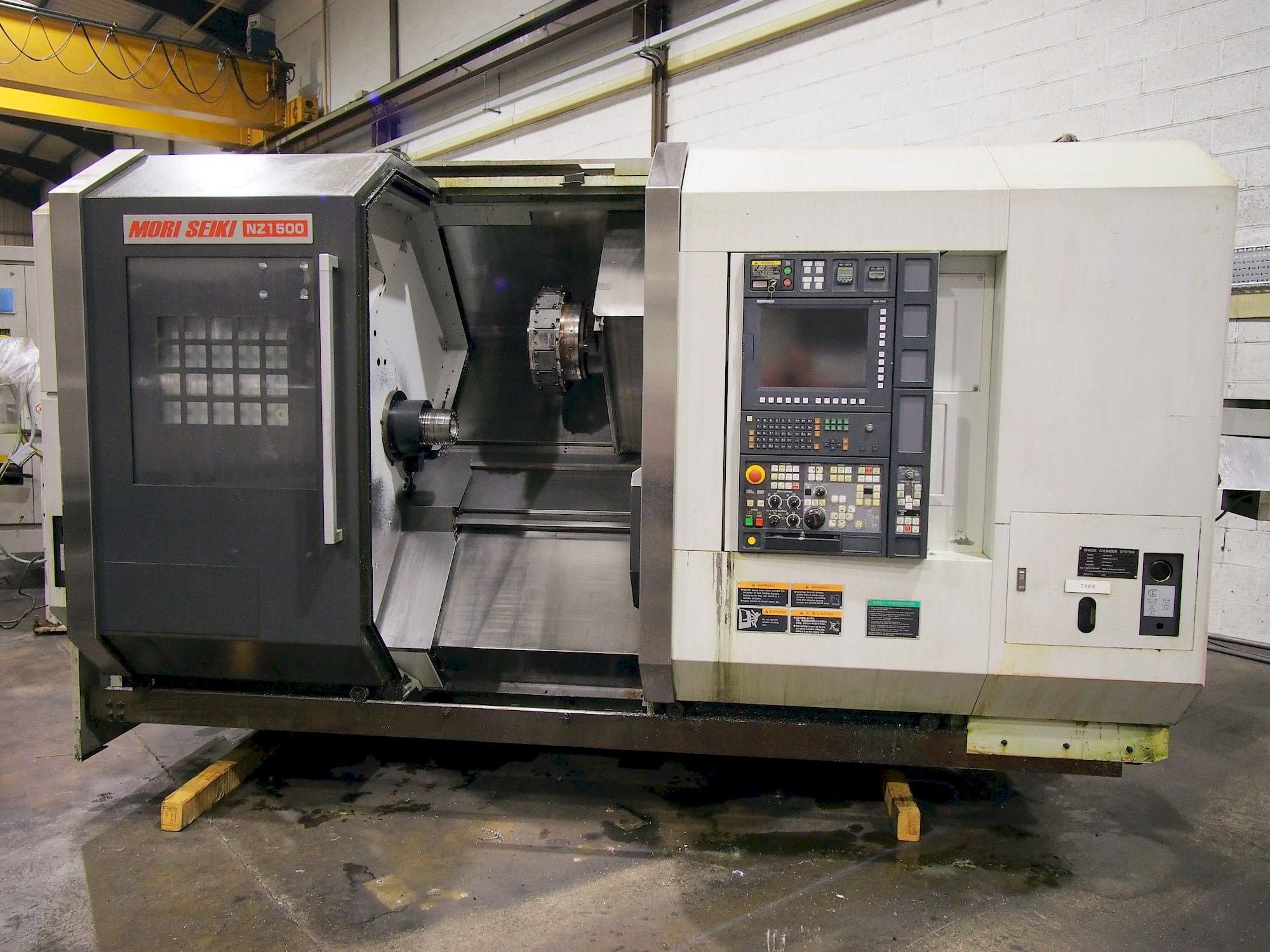 Frontansicht der MORI SEIKI NZ 1500 T2Y  Maschine