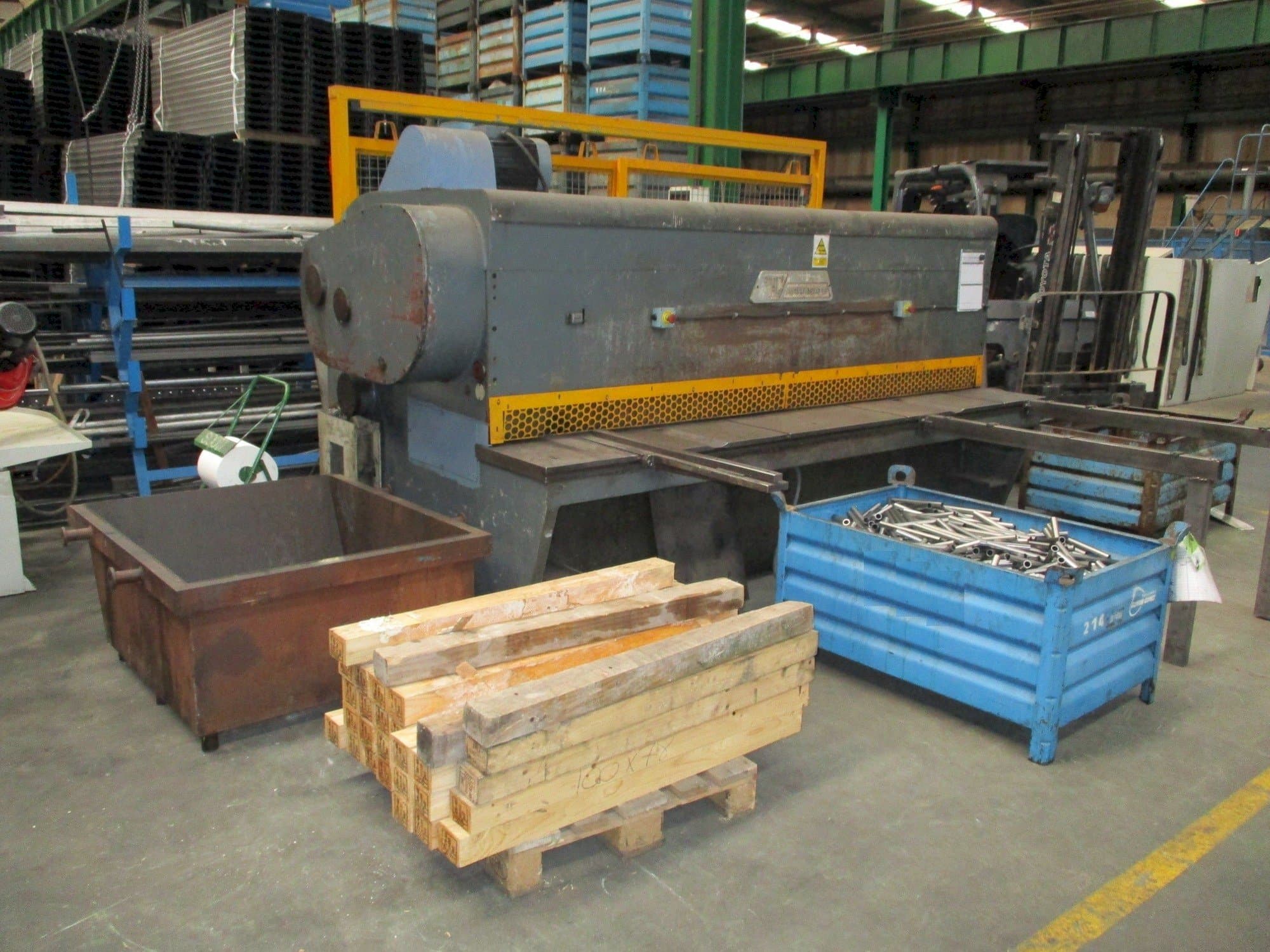 Frontansicht der Taci AC-10/30 Maschine