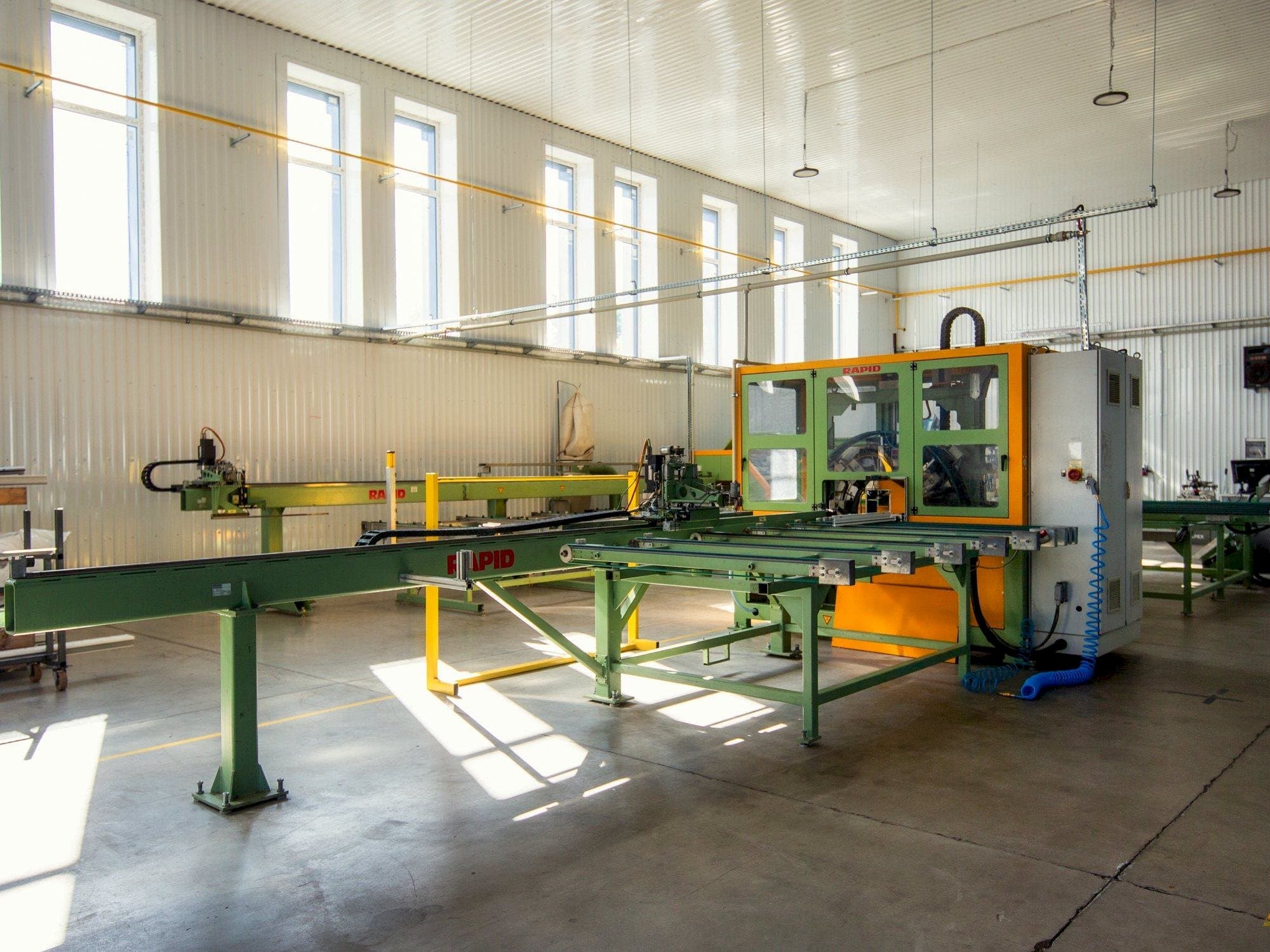 Frontansicht der RAPID MFC EVOLUTION II Maschine