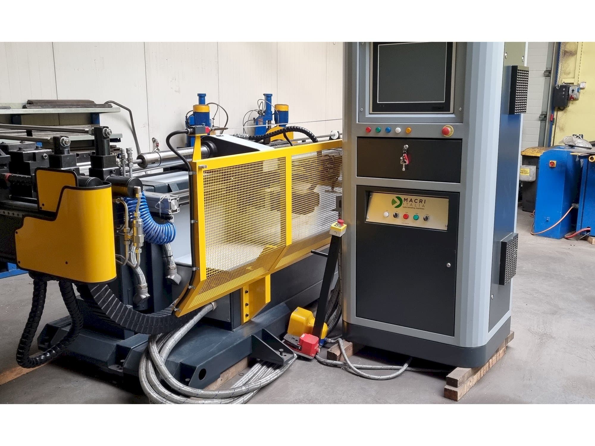 Frontansicht der MACRI ITALIA PROVAR 6-45 U-D Maschine