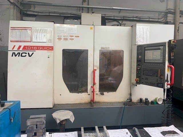 Frontansicht der KOVOSVIT MAS MCV 1016 Quick Maschine