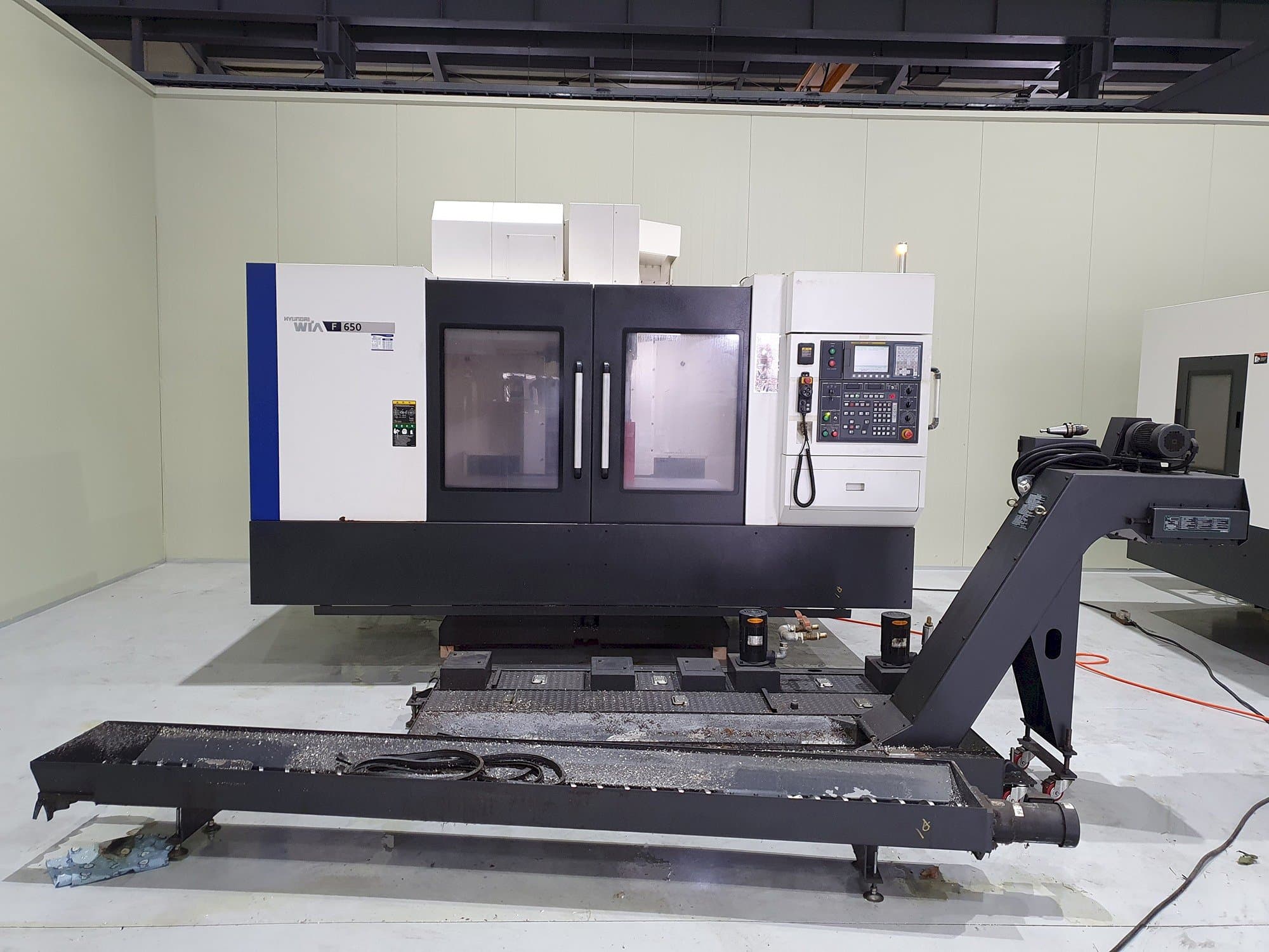 Frontansicht der Hyundai Wia F650 Maschine