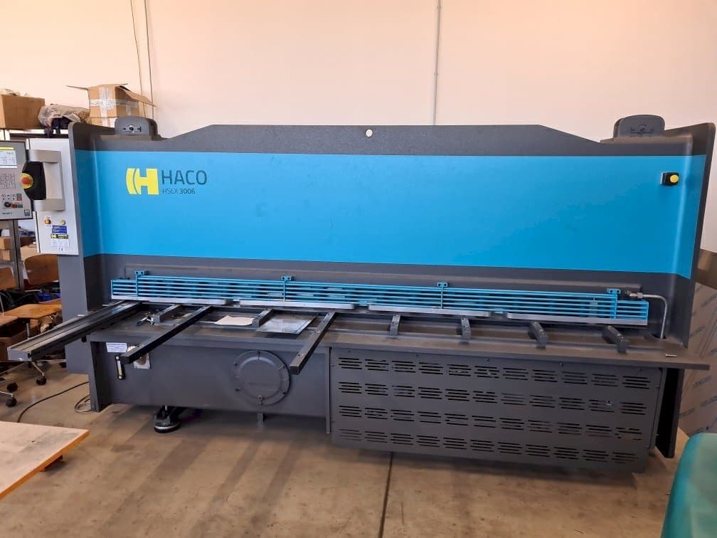 Frontansicht der HACO HSLX 3006  Maschine
