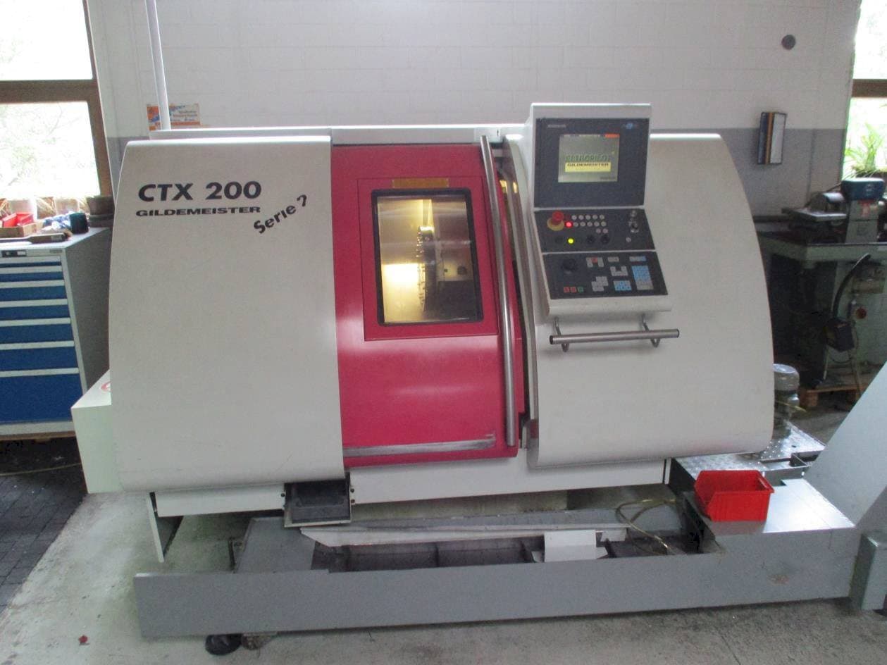 Frontansicht der Gildemeister CTX 200 Maschine