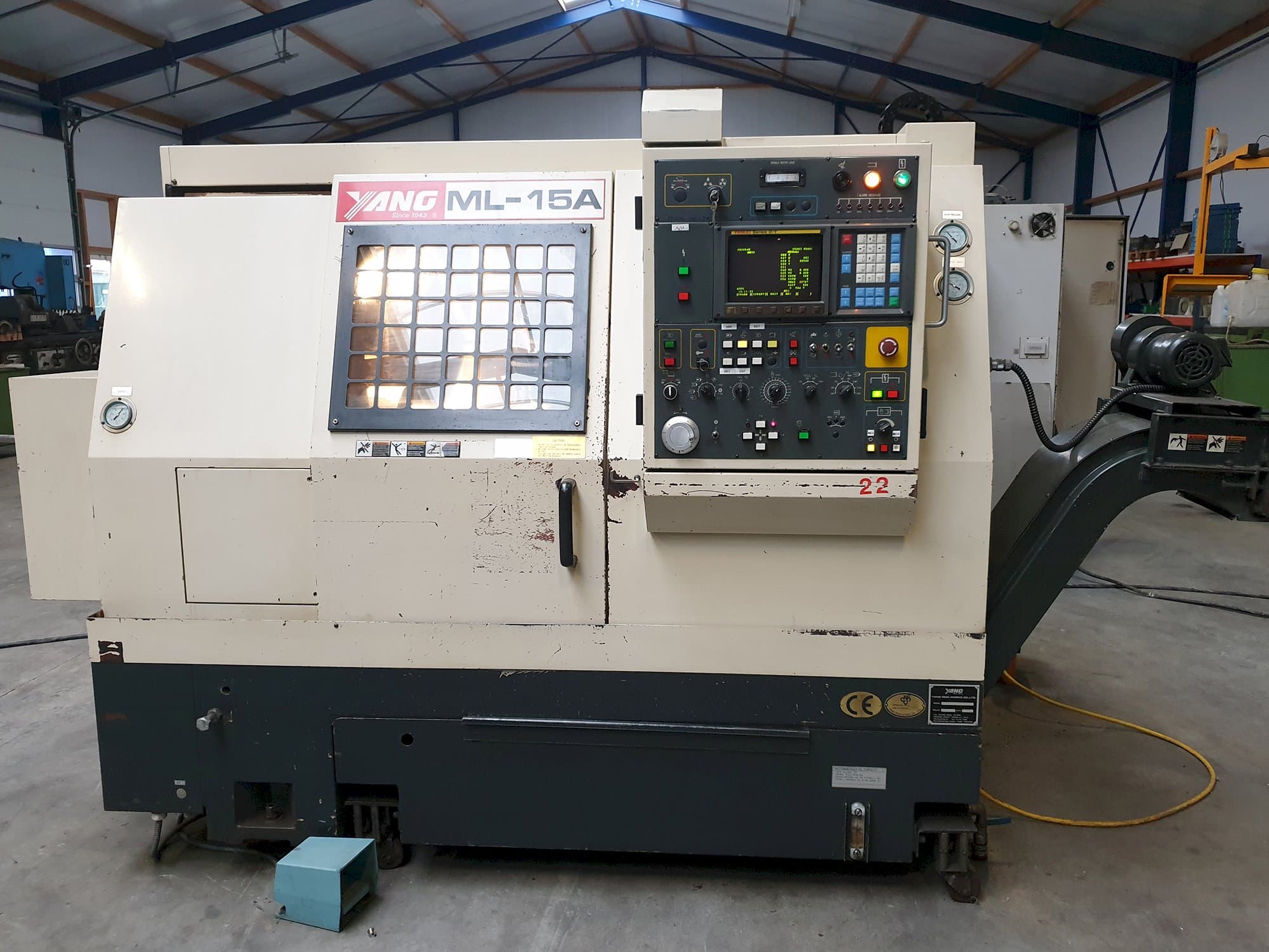 Frontansicht der Yang ML-15A Maschine