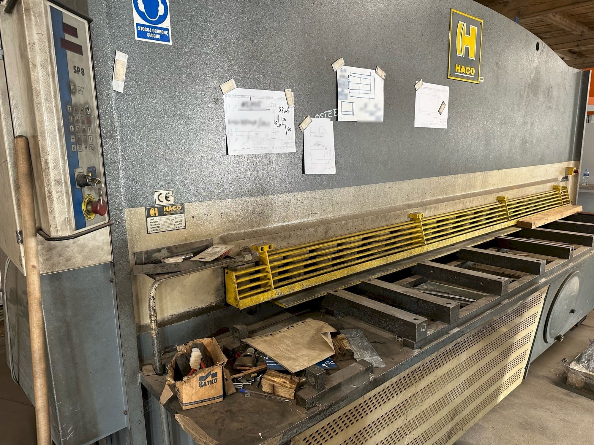 Frontansicht der HACO TS 3012 Maschine