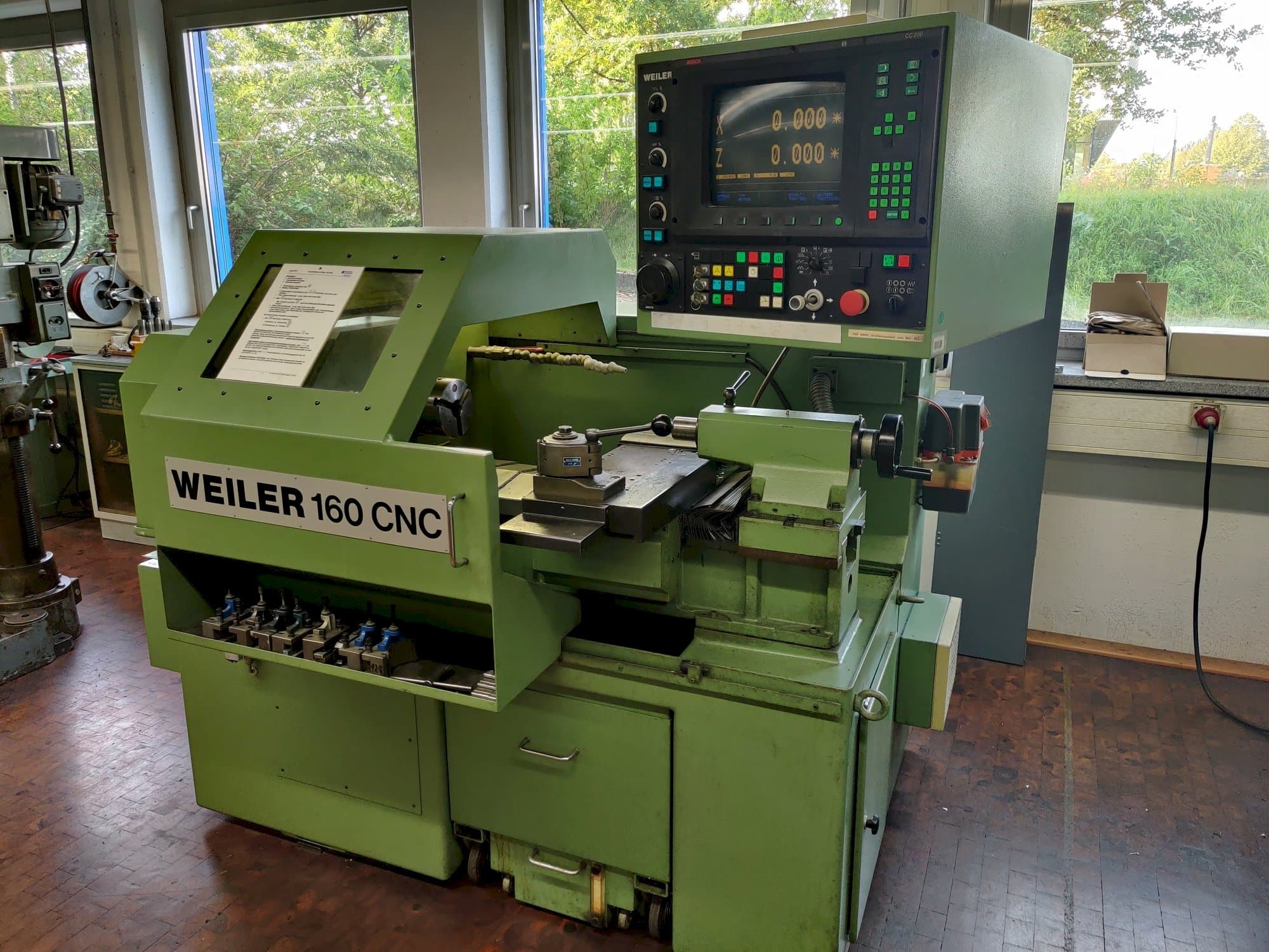 Frontansicht der Weiler 160 CNC Maschine