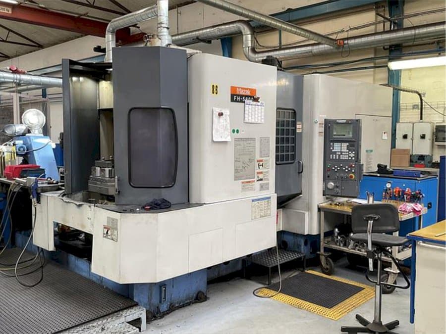 Frontansicht der Mazak FH 5800 Maschine