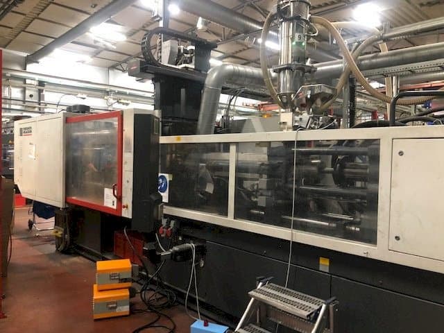 Frontansicht der FERROMATIK MILACRON K320  Maschine