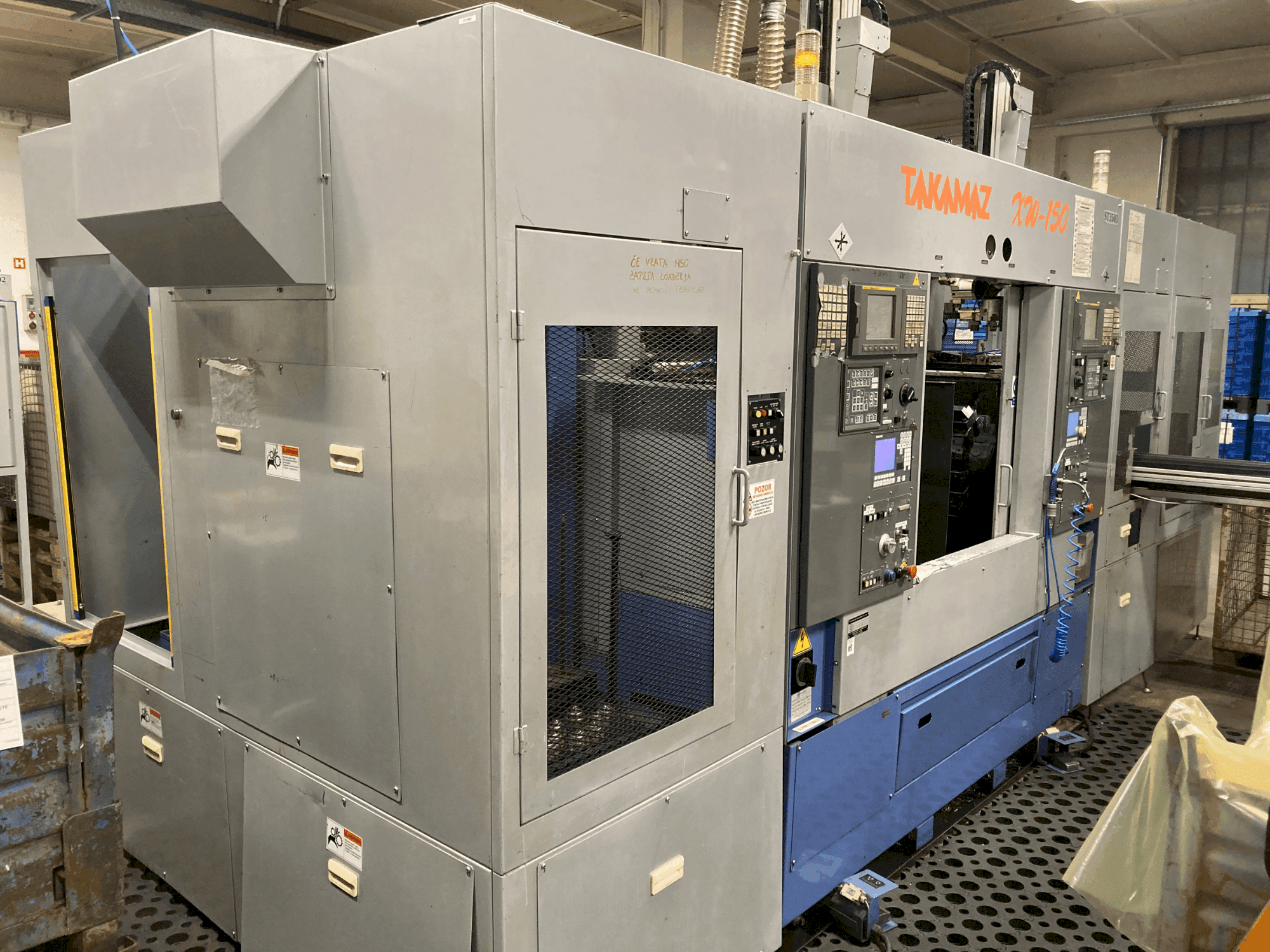 Frontansicht der Takamaz XW-150 Maschine