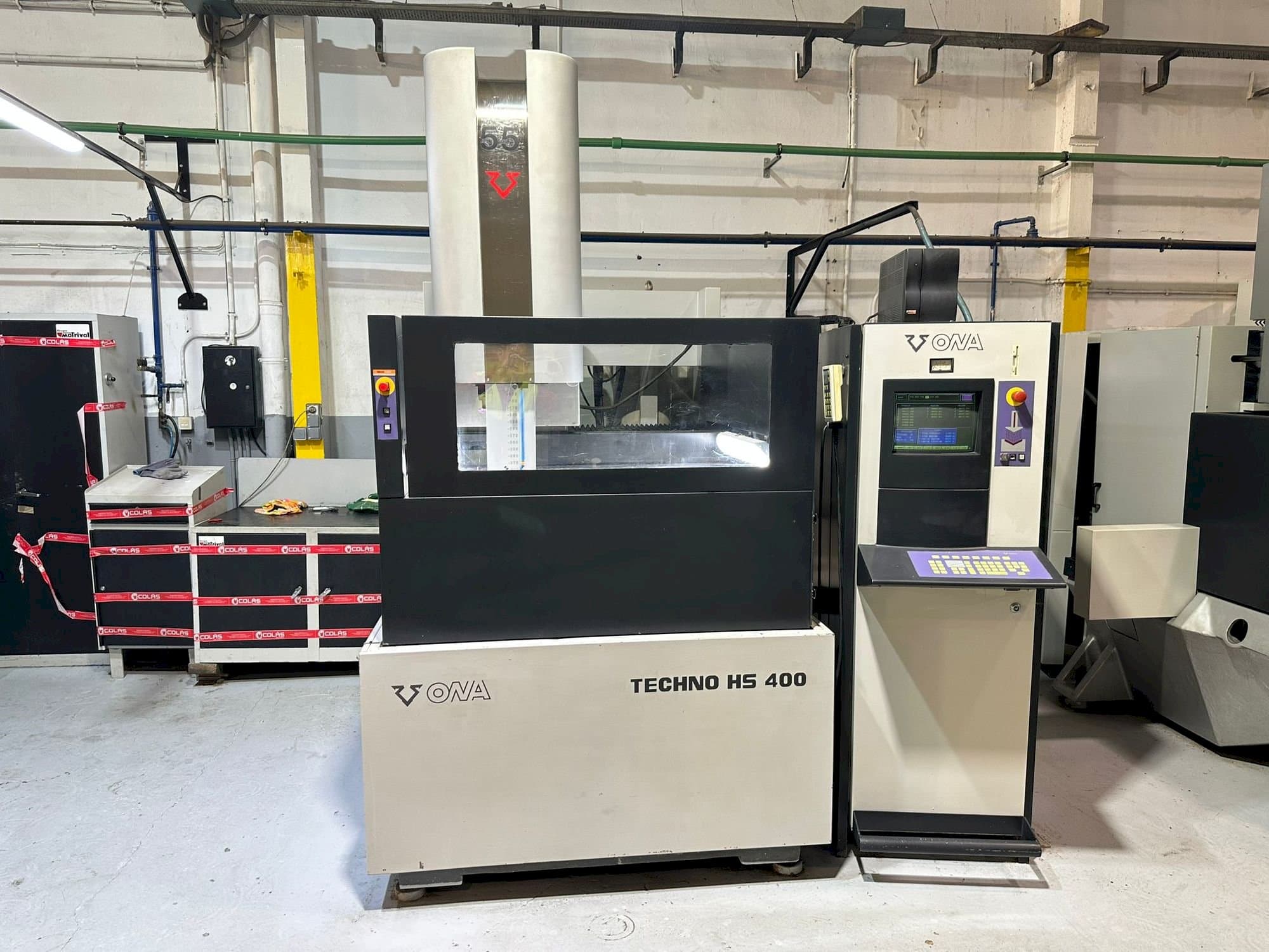 Frontansicht der ONA HS 400 Maschine